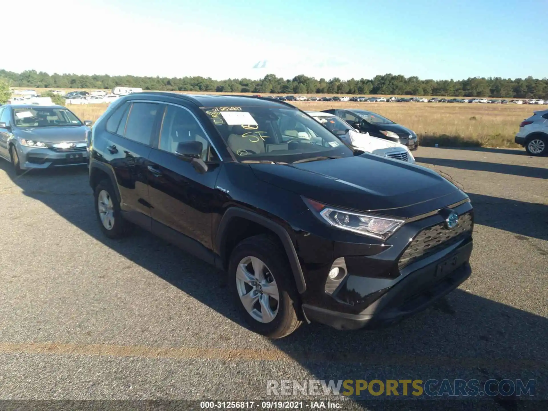 1 Photograph of a damaged car 2T3RWRFV6LW090834 TOYOTA RAV4 2020