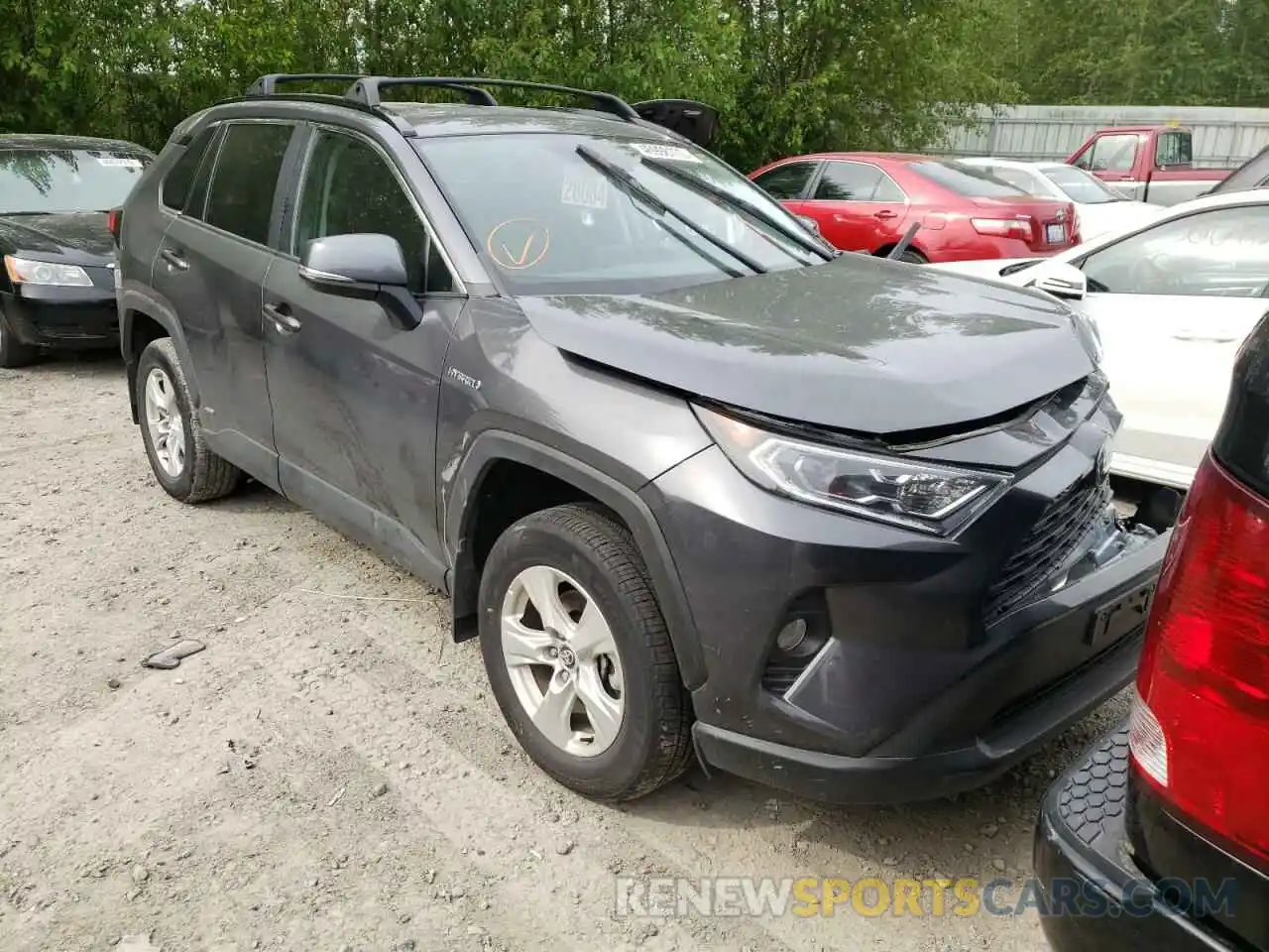 1 Photograph of a damaged car 2T3RWRFV6LW092079 TOYOTA RAV4 2020