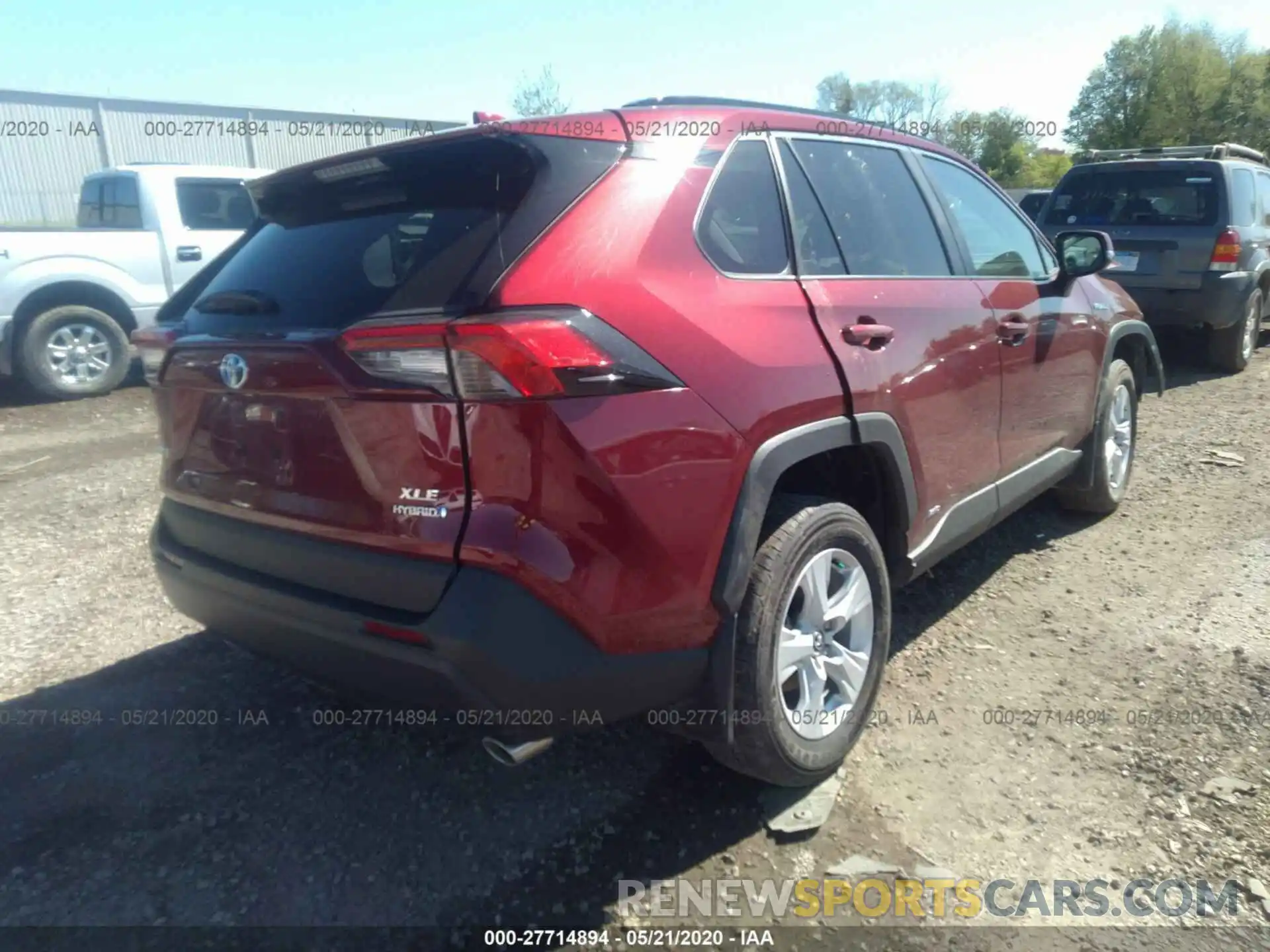 4 Photograph of a damaged car 2T3RWRFV7LW053078 TOYOTA RAV4 2020