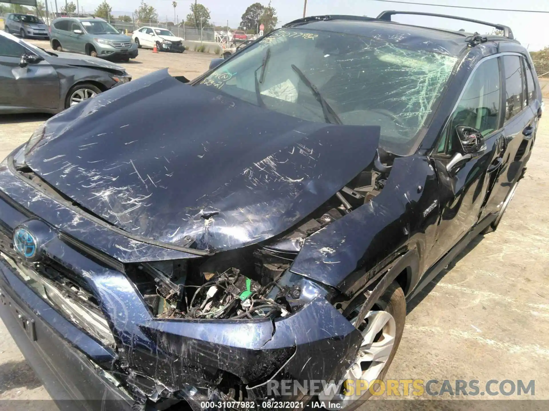 6 Photograph of a damaged car 2T3RWRFV7LW055218 TOYOTA RAV4 2020