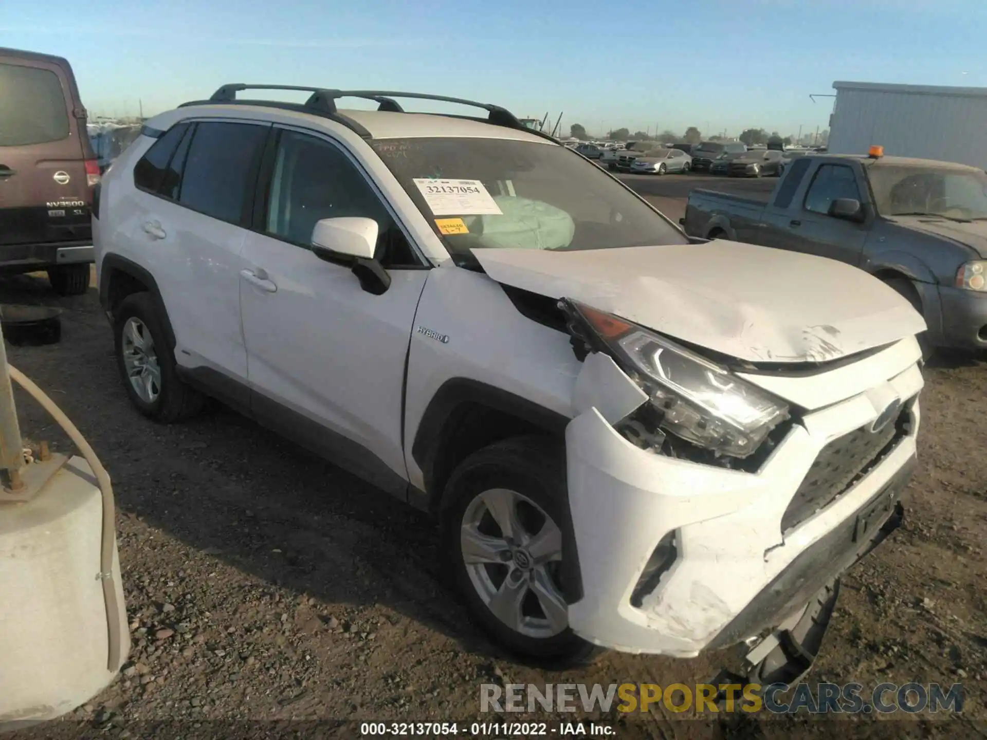 1 Фотография поврежденного автомобиля 2T3RWRFV7LW056174 TOYOTA RAV4 2020