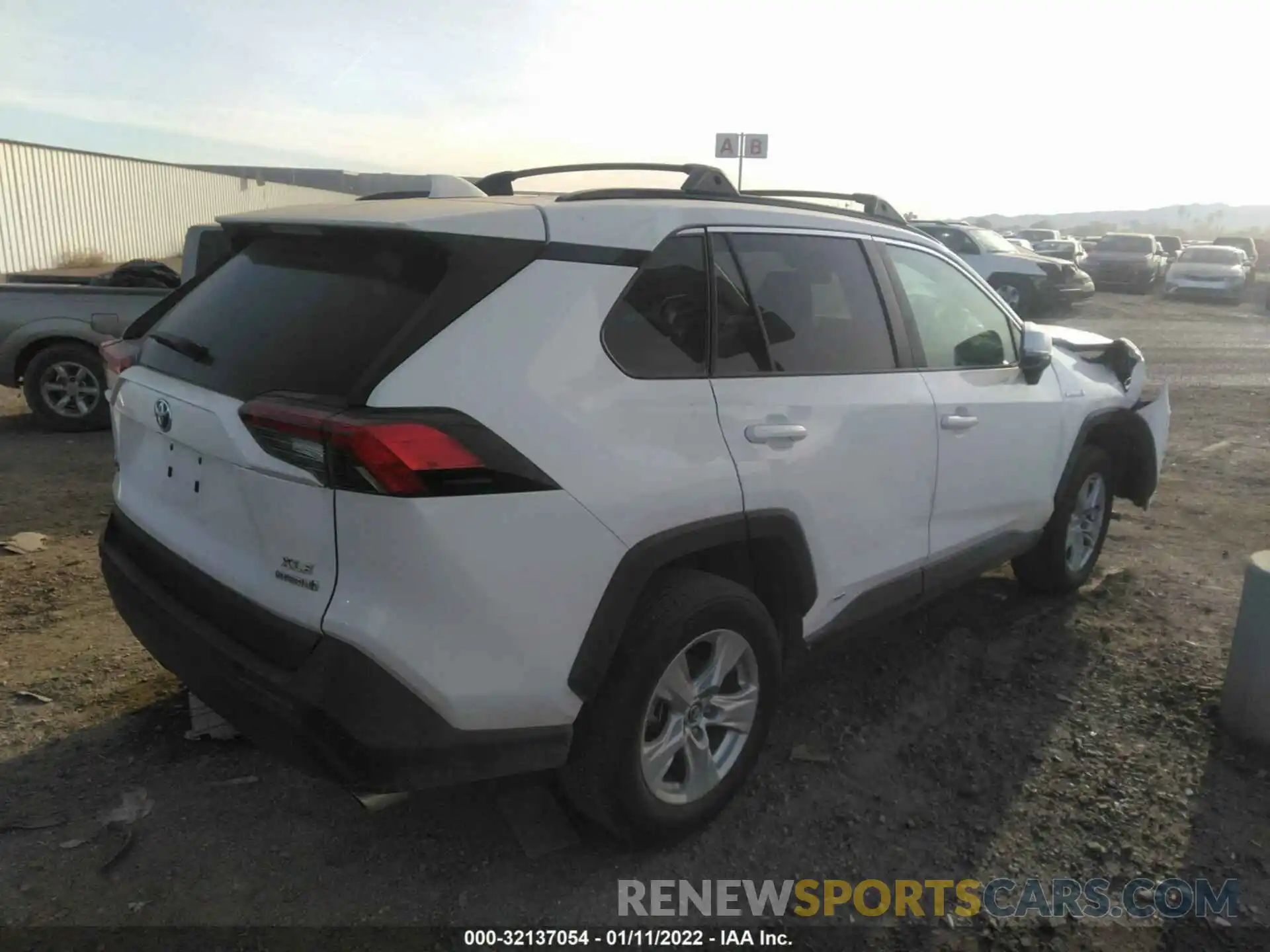 4 Photograph of a damaged car 2T3RWRFV7LW056174 TOYOTA RAV4 2020