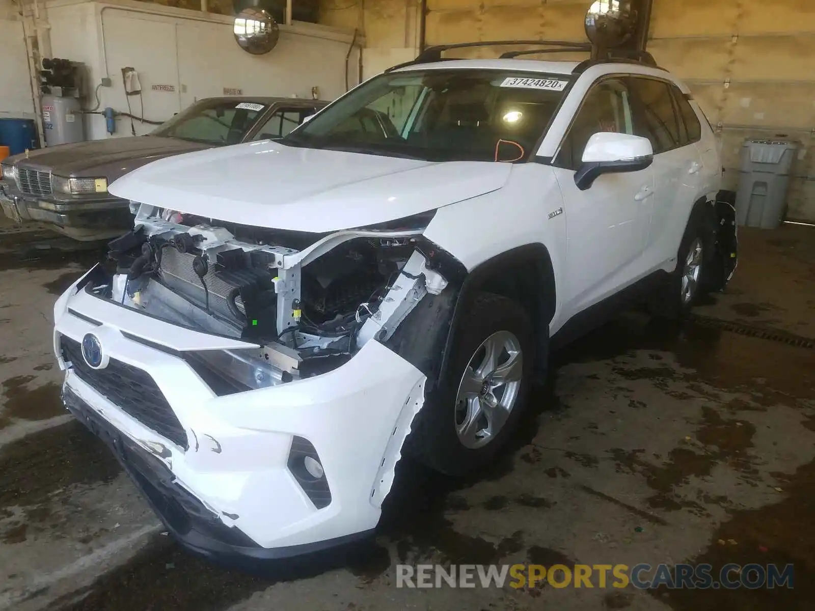 2 Photograph of a damaged car 2T3RWRFV7LW058524 TOYOTA RAV4 2020