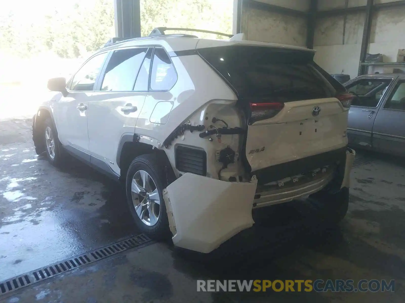 3 Photograph of a damaged car 2T3RWRFV7LW058524 TOYOTA RAV4 2020