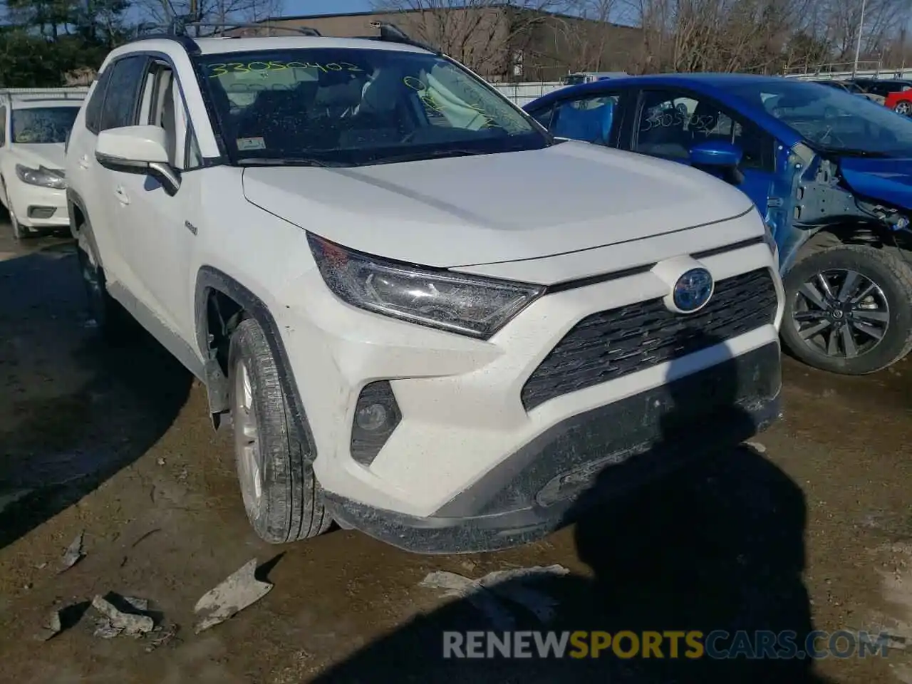 1 Photograph of a damaged car 2T3RWRFV7LW063187 TOYOTA RAV4 2020