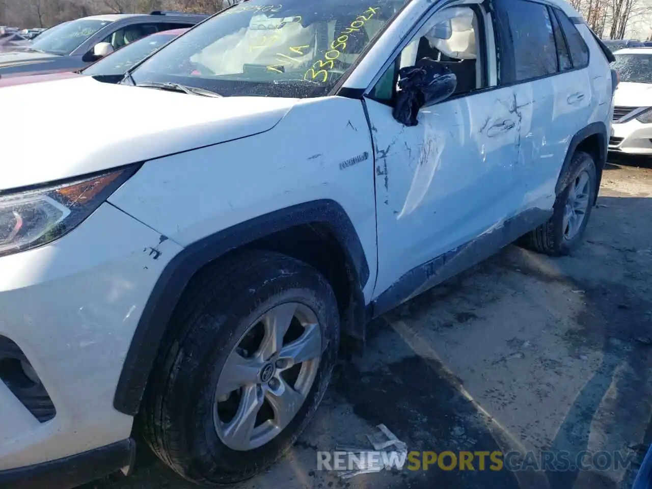 9 Photograph of a damaged car 2T3RWRFV7LW063187 TOYOTA RAV4 2020