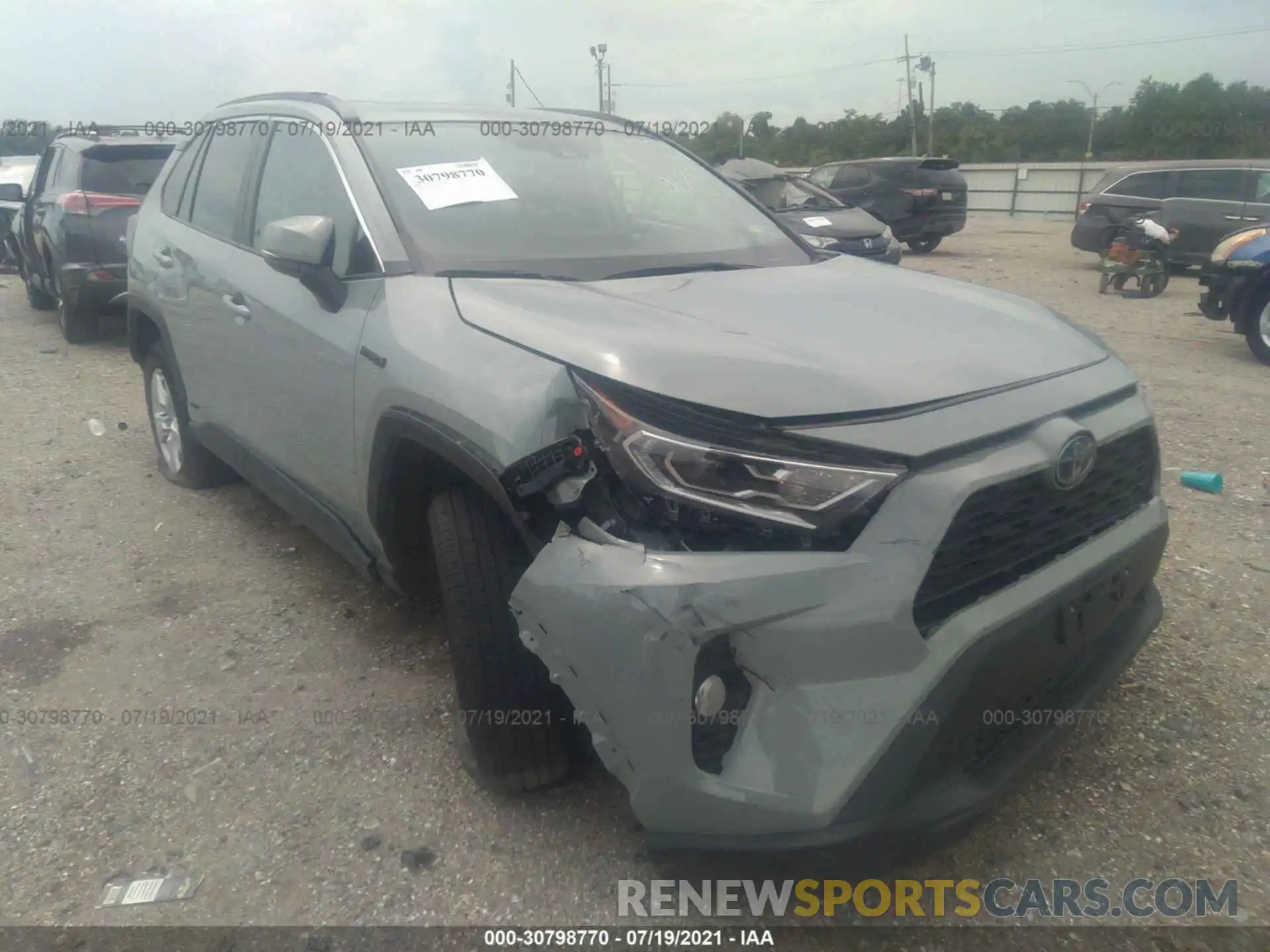 1 Photograph of a damaged car 2T3RWRFV7LW067188 TOYOTA RAV4 2020