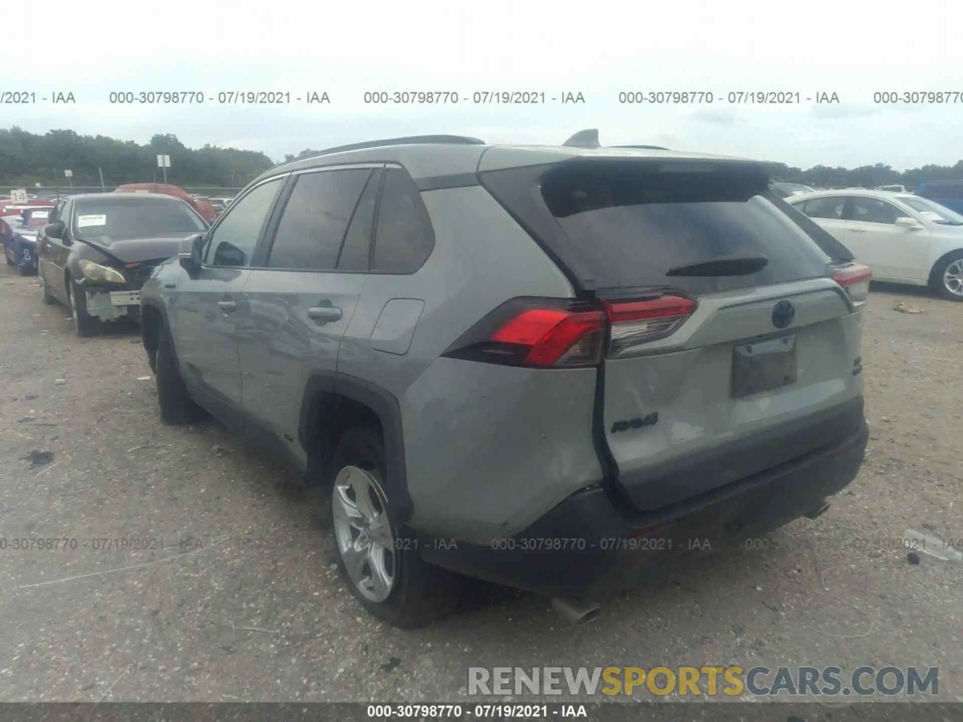 3 Photograph of a damaged car 2T3RWRFV7LW067188 TOYOTA RAV4 2020