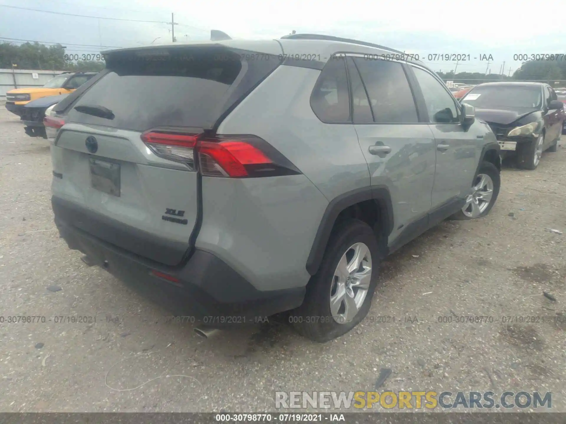 4 Photograph of a damaged car 2T3RWRFV7LW067188 TOYOTA RAV4 2020