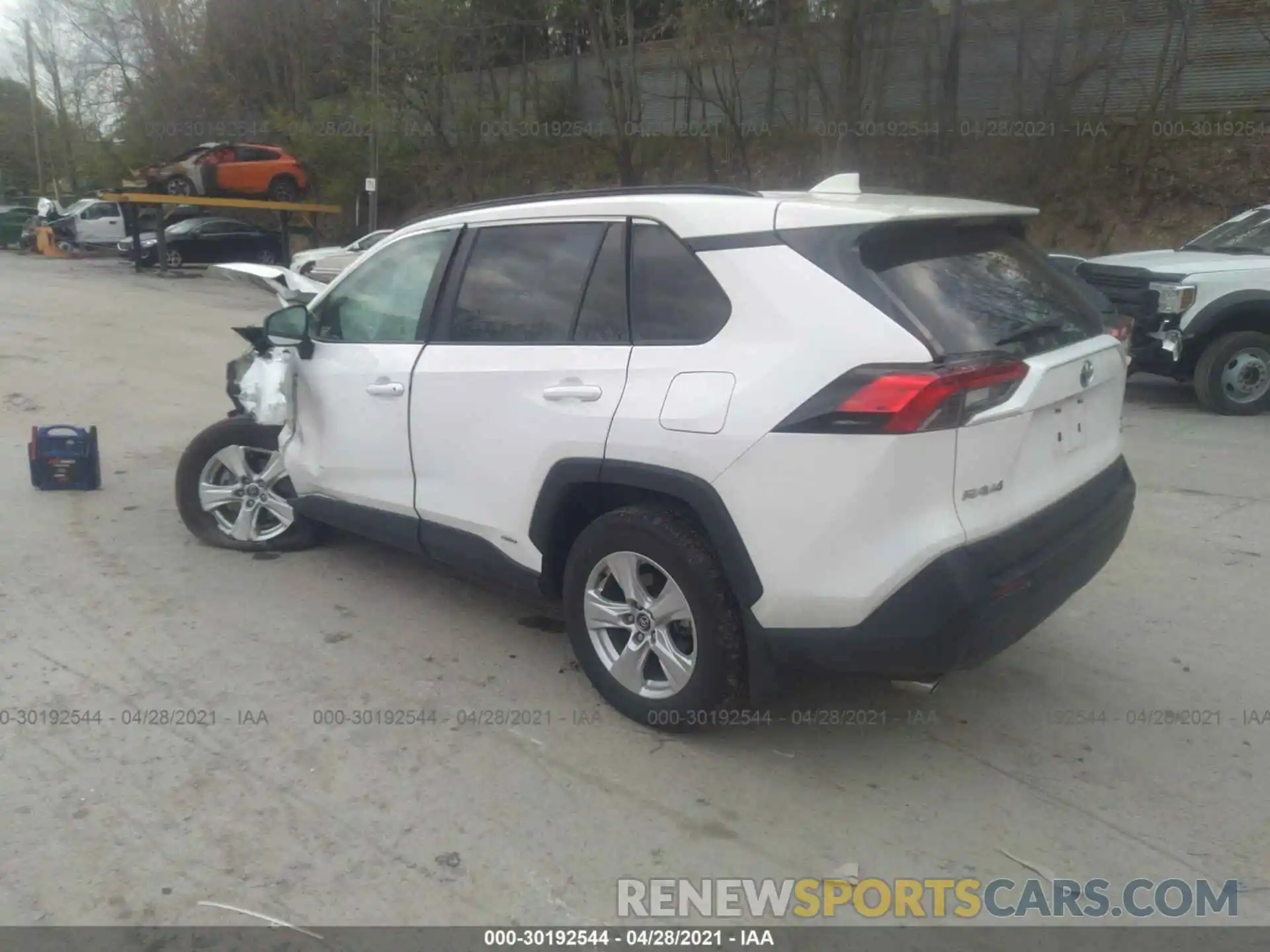 3 Фотография поврежденного автомобиля 2T3RWRFV7LW069376 TOYOTA RAV4 2020