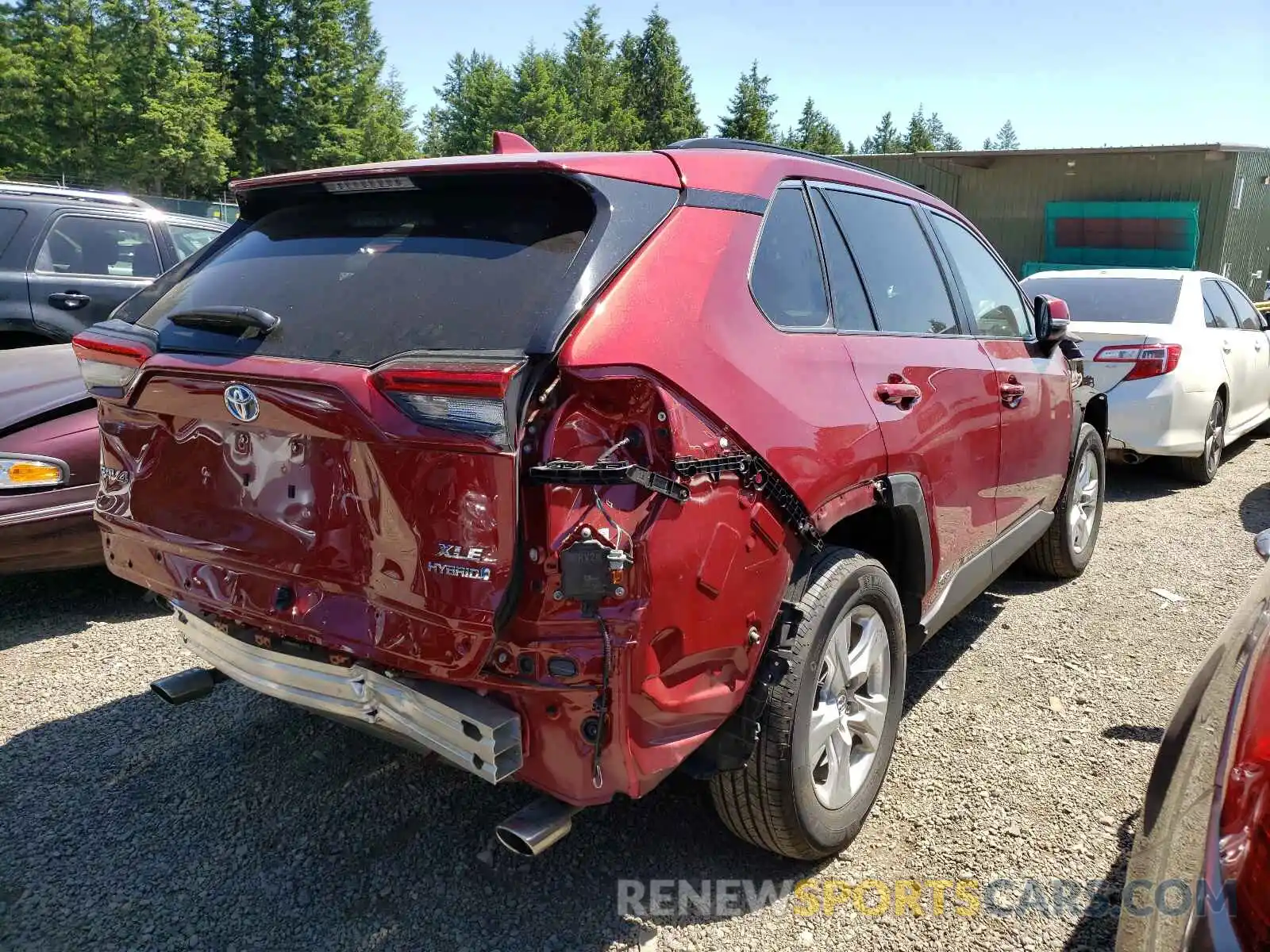 4 Photograph of a damaged car 2T3RWRFV7LW070141 TOYOTA RAV4 2020