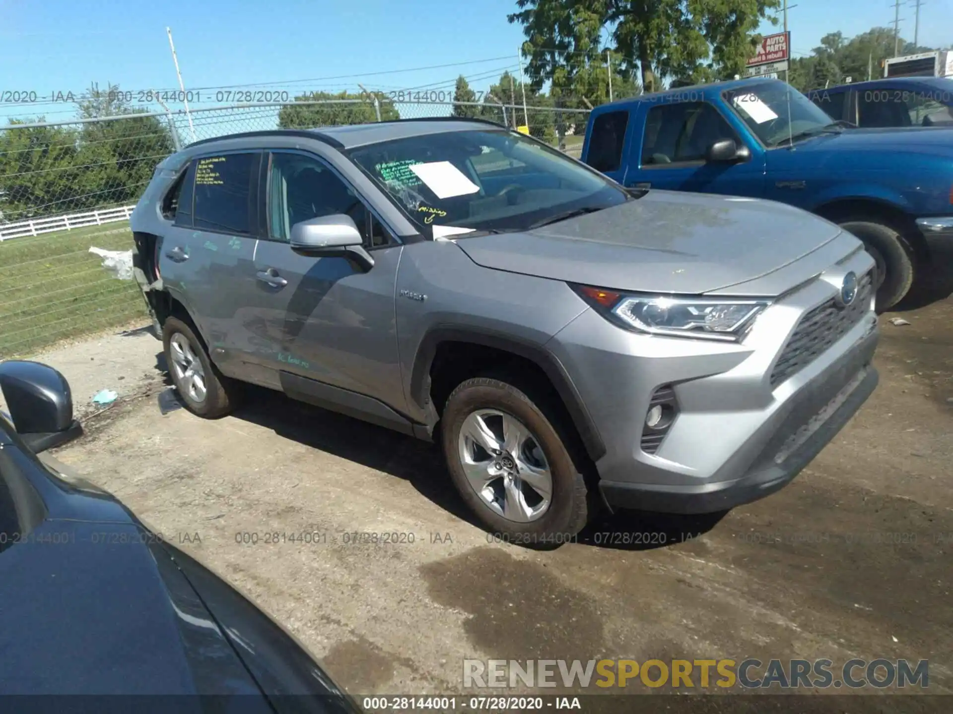 1 Photograph of a damaged car 2T3RWRFV7LW074691 TOYOTA RAV4 2020