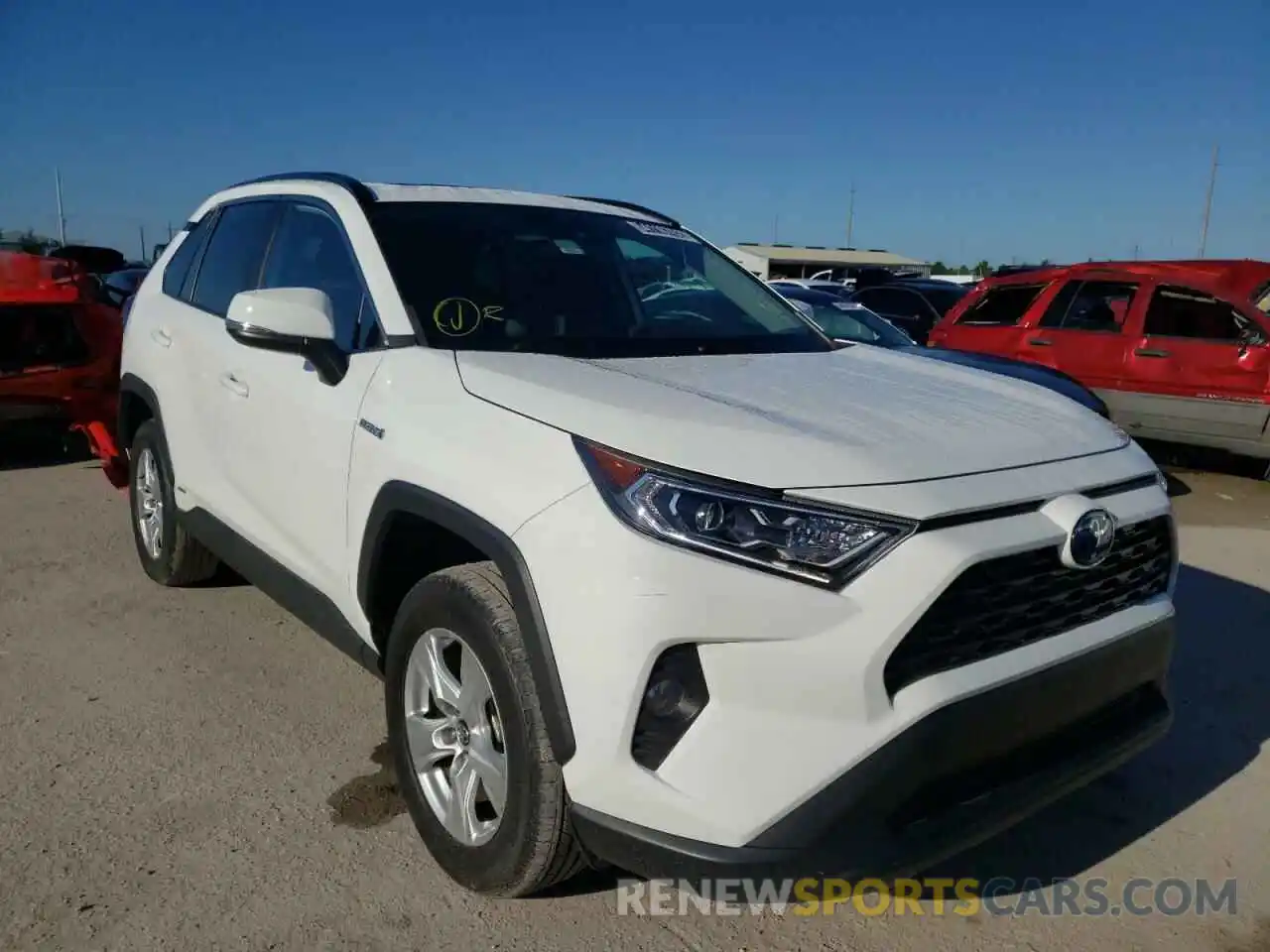 1 Photograph of a damaged car 2T3RWRFV7LW077221 TOYOTA RAV4 2020