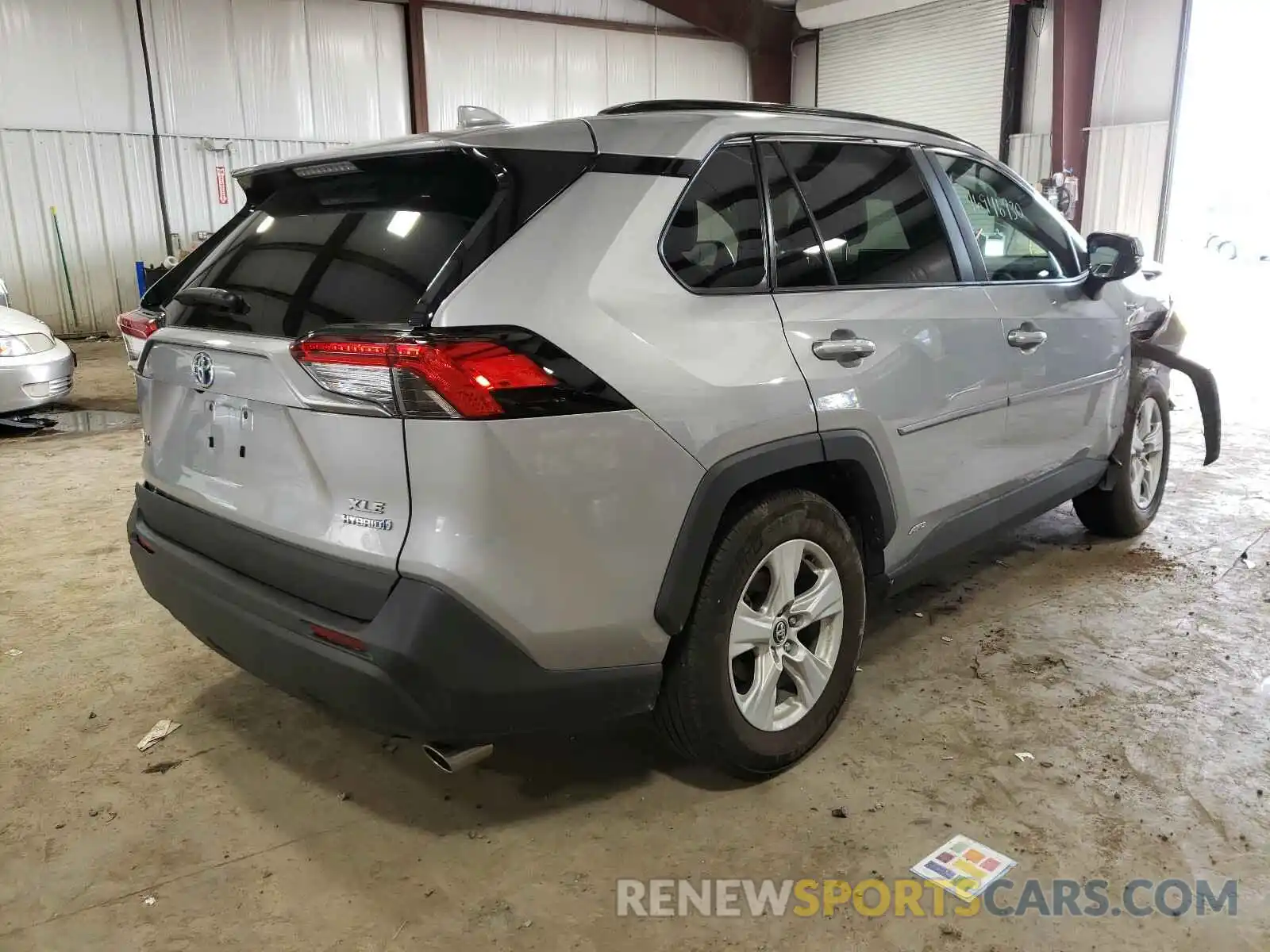 4 Photograph of a damaged car 2T3RWRFV7LW078126 TOYOTA RAV4 2020