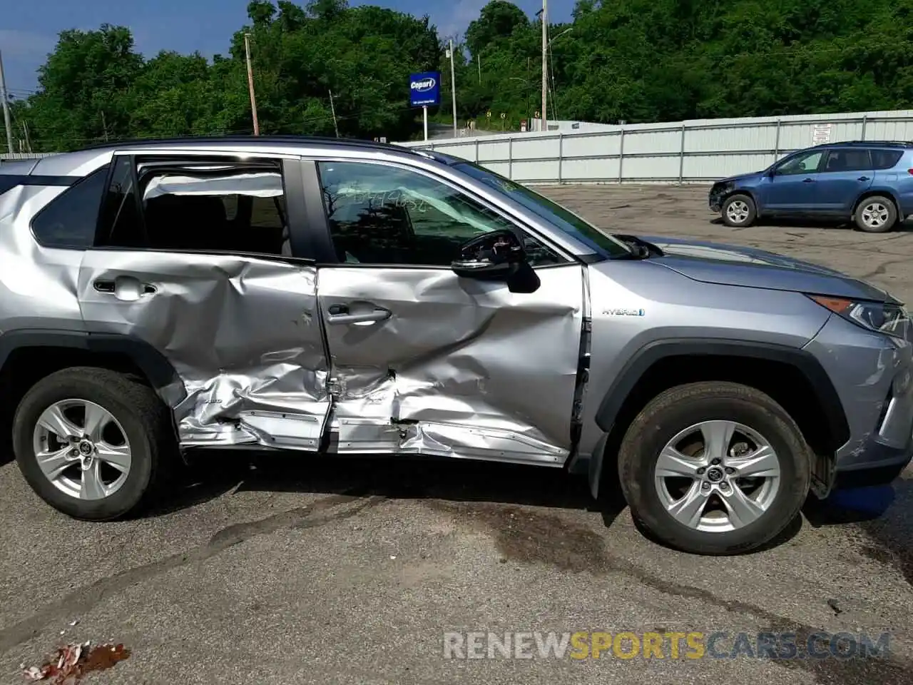 9 Photograph of a damaged car 2T3RWRFV7LW088266 TOYOTA RAV4 2020