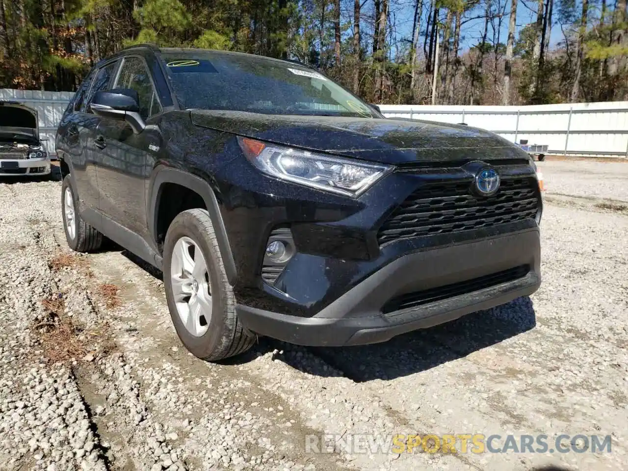 1 Photograph of a damaged car 2T3RWRFV7LW090597 TOYOTA RAV4 2020