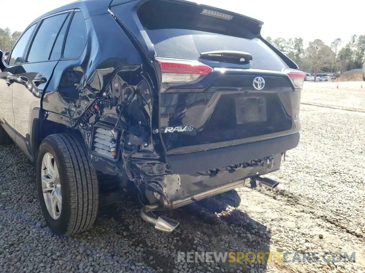 9 Photograph of a damaged car 2T3RWRFV7LW090597 TOYOTA RAV4 2020