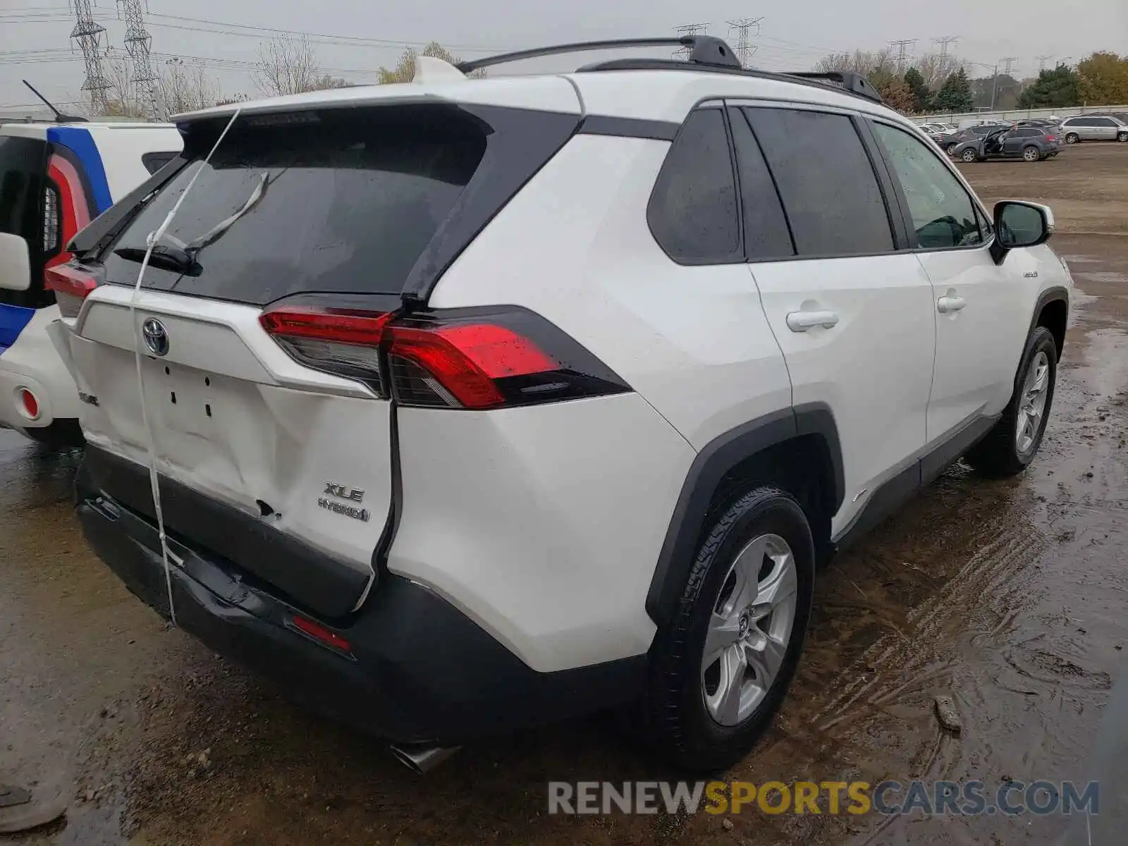 4 Photograph of a damaged car 2T3RWRFV7LW092298 TOYOTA RAV4 2020