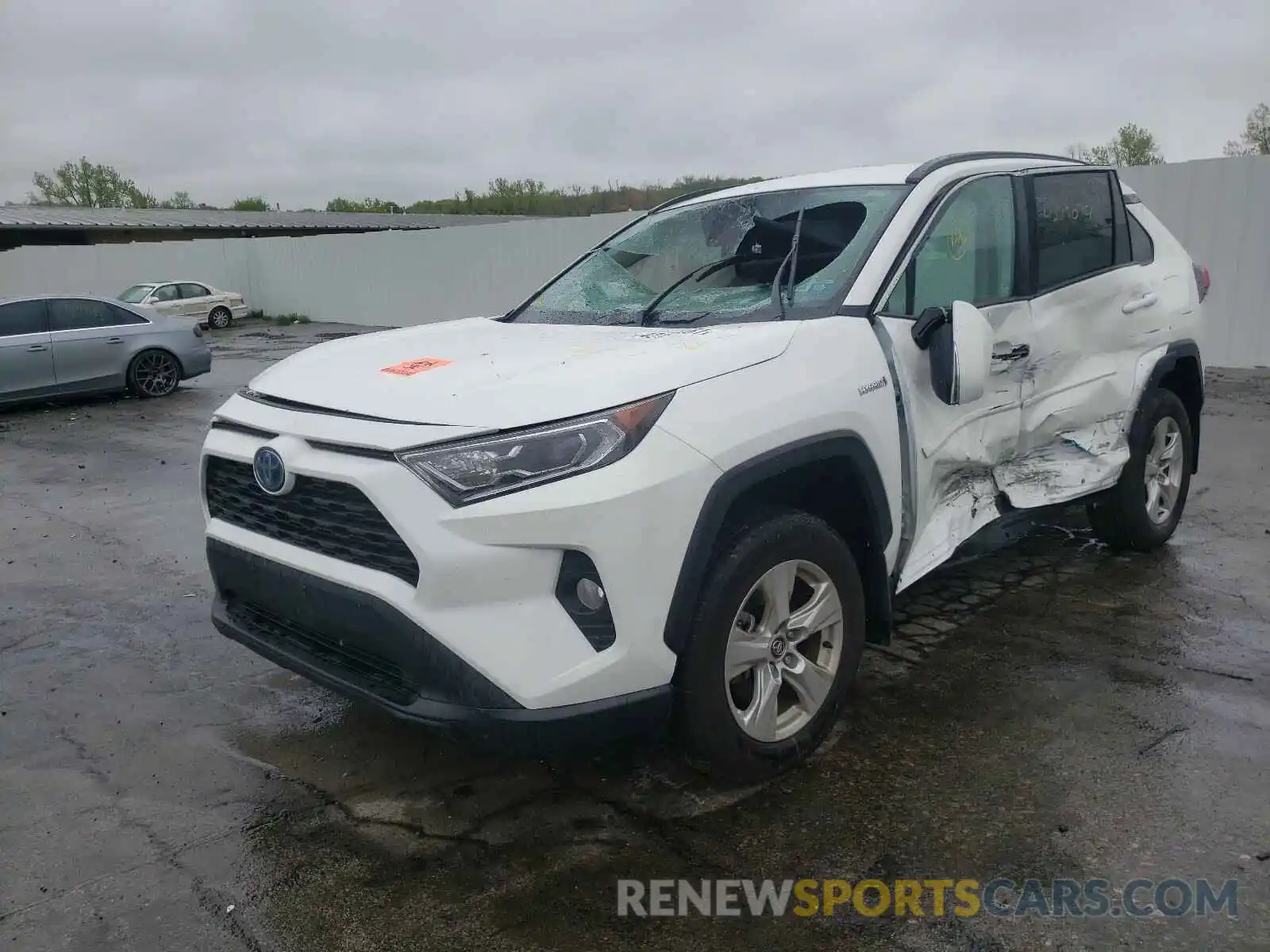 2 Photograph of a damaged car 2T3RWRFV7LW094522 TOYOTA RAV4 2020