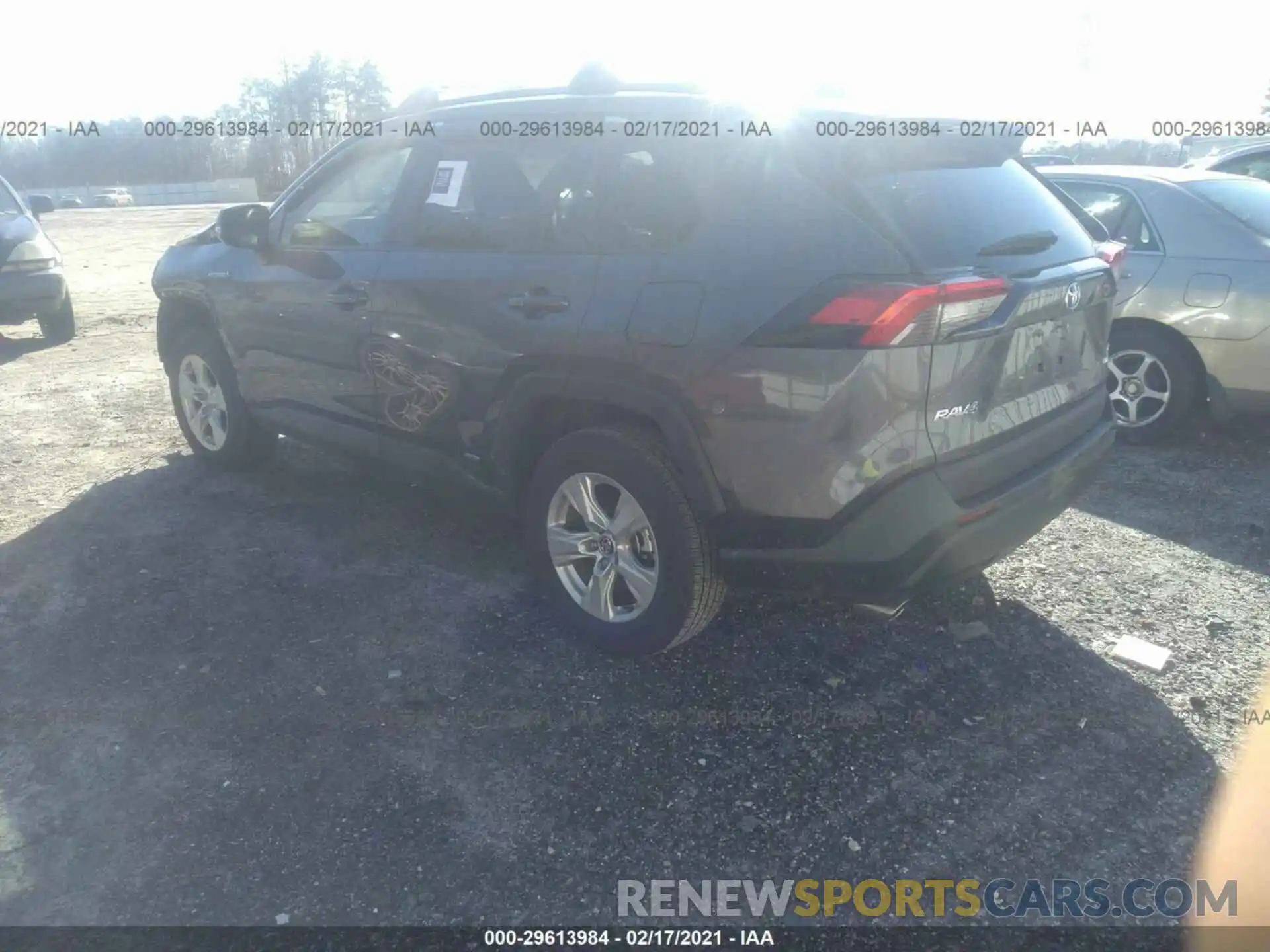 3 Photograph of a damaged car 2T3RWRFV8LW060606 TOYOTA RAV4 2020