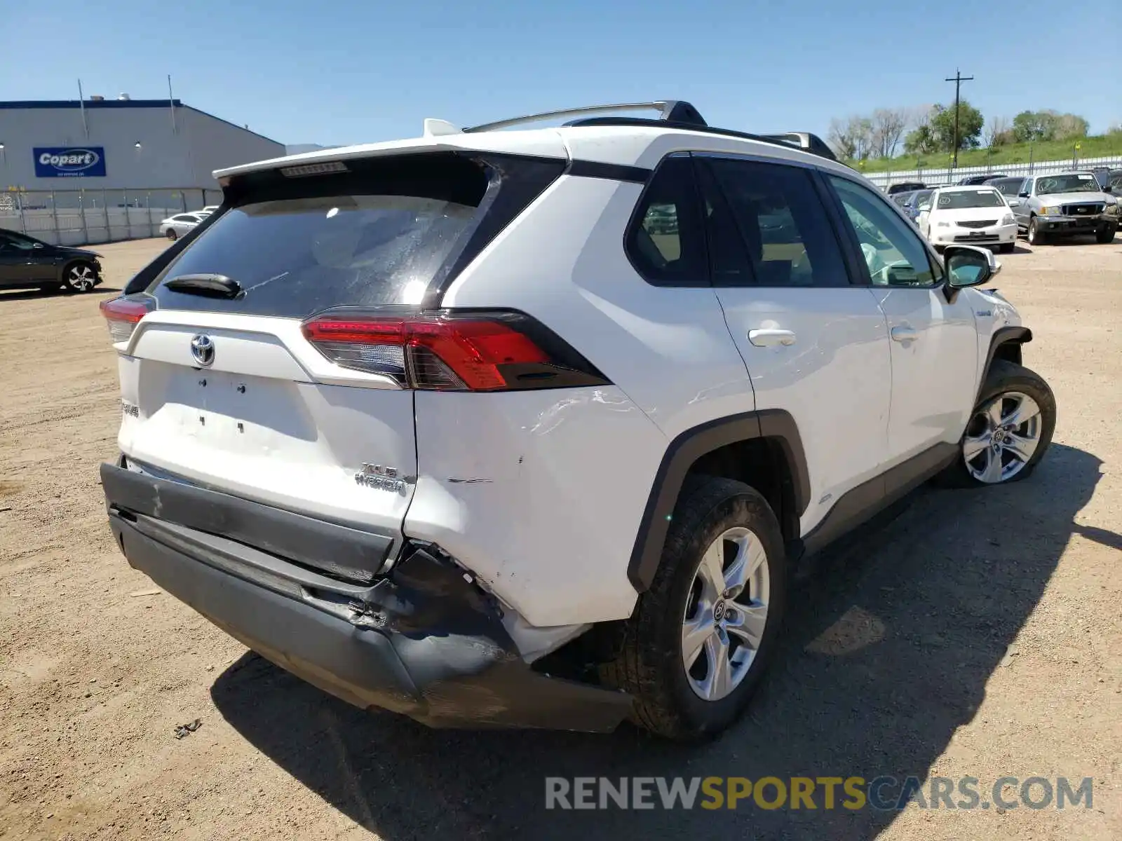 4 Photograph of a damaged car 2T3RWRFV8LW061660 TOYOTA RAV4 2020