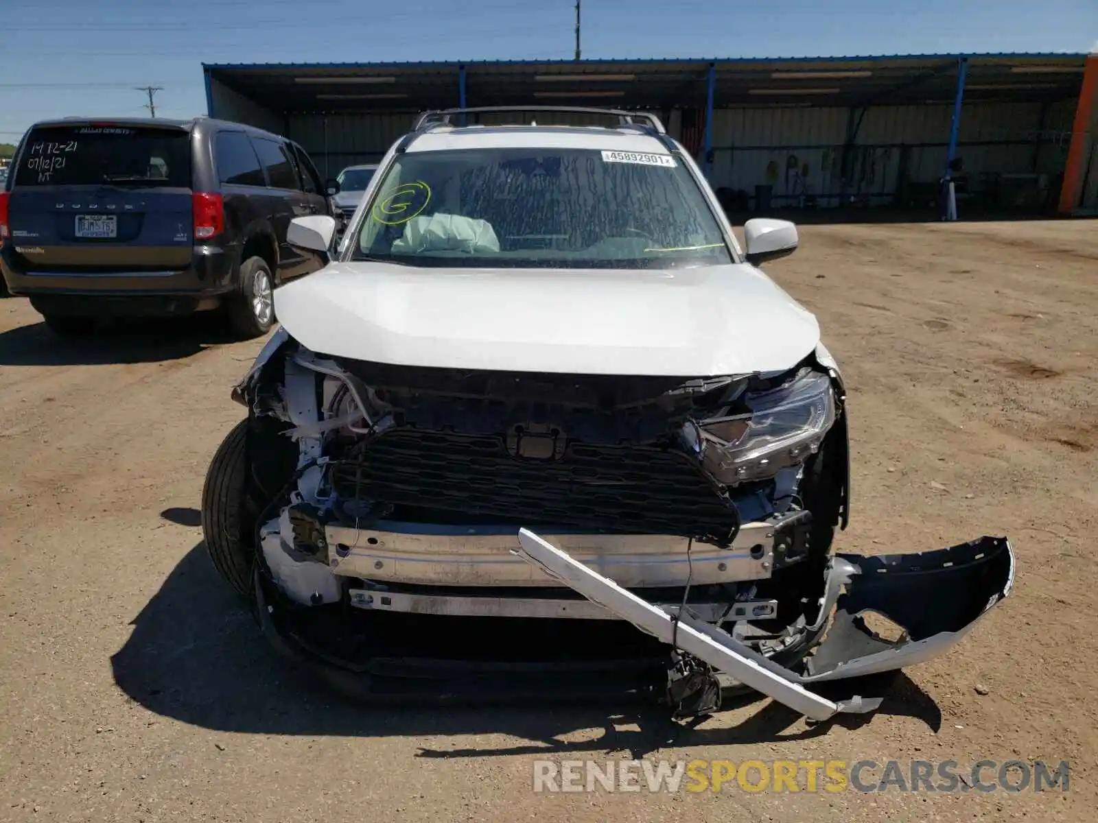 9 Photograph of a damaged car 2T3RWRFV8LW061660 TOYOTA RAV4 2020