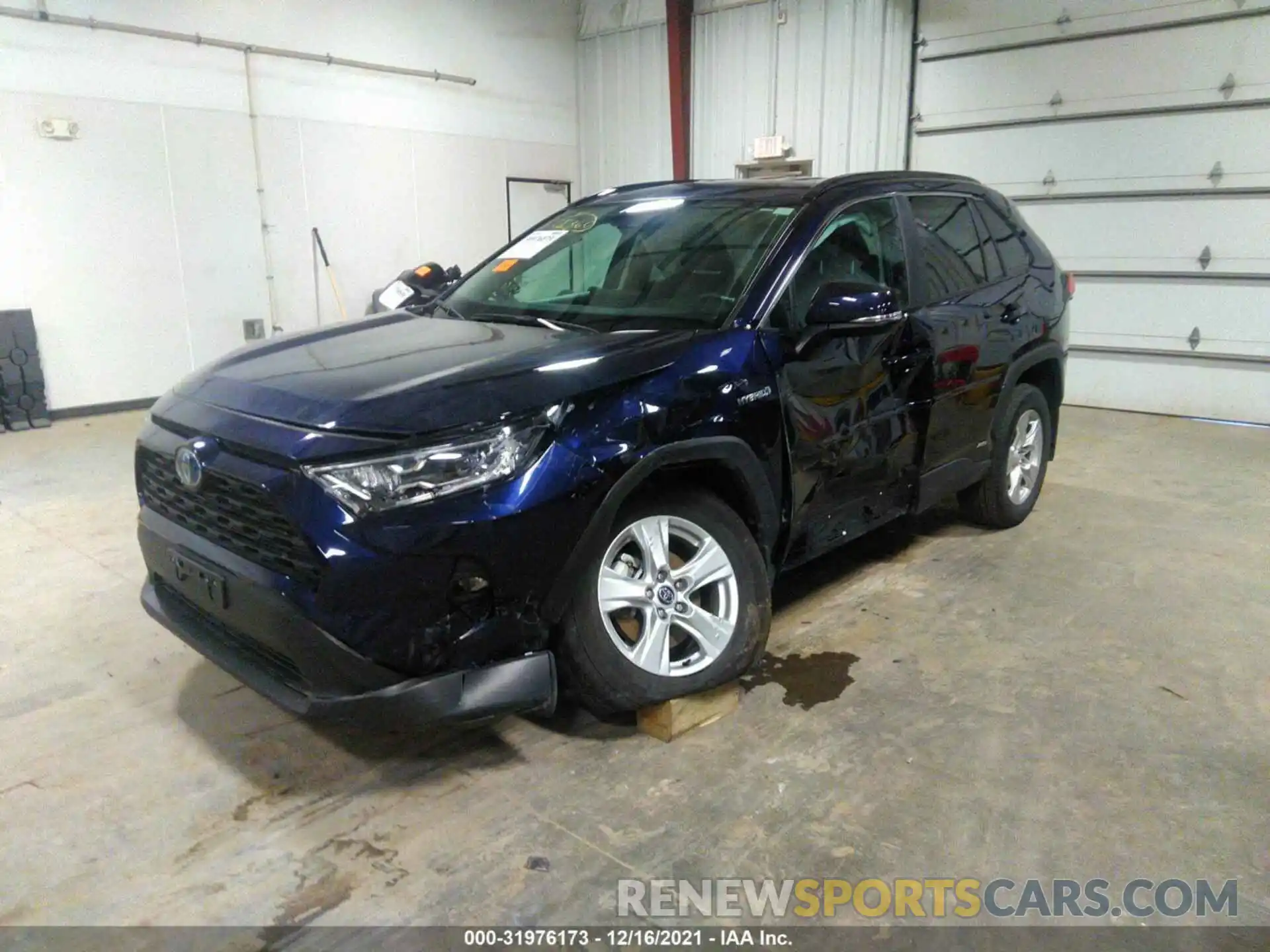 2 Photograph of a damaged car 2T3RWRFV8LW066678 TOYOTA RAV4 2020