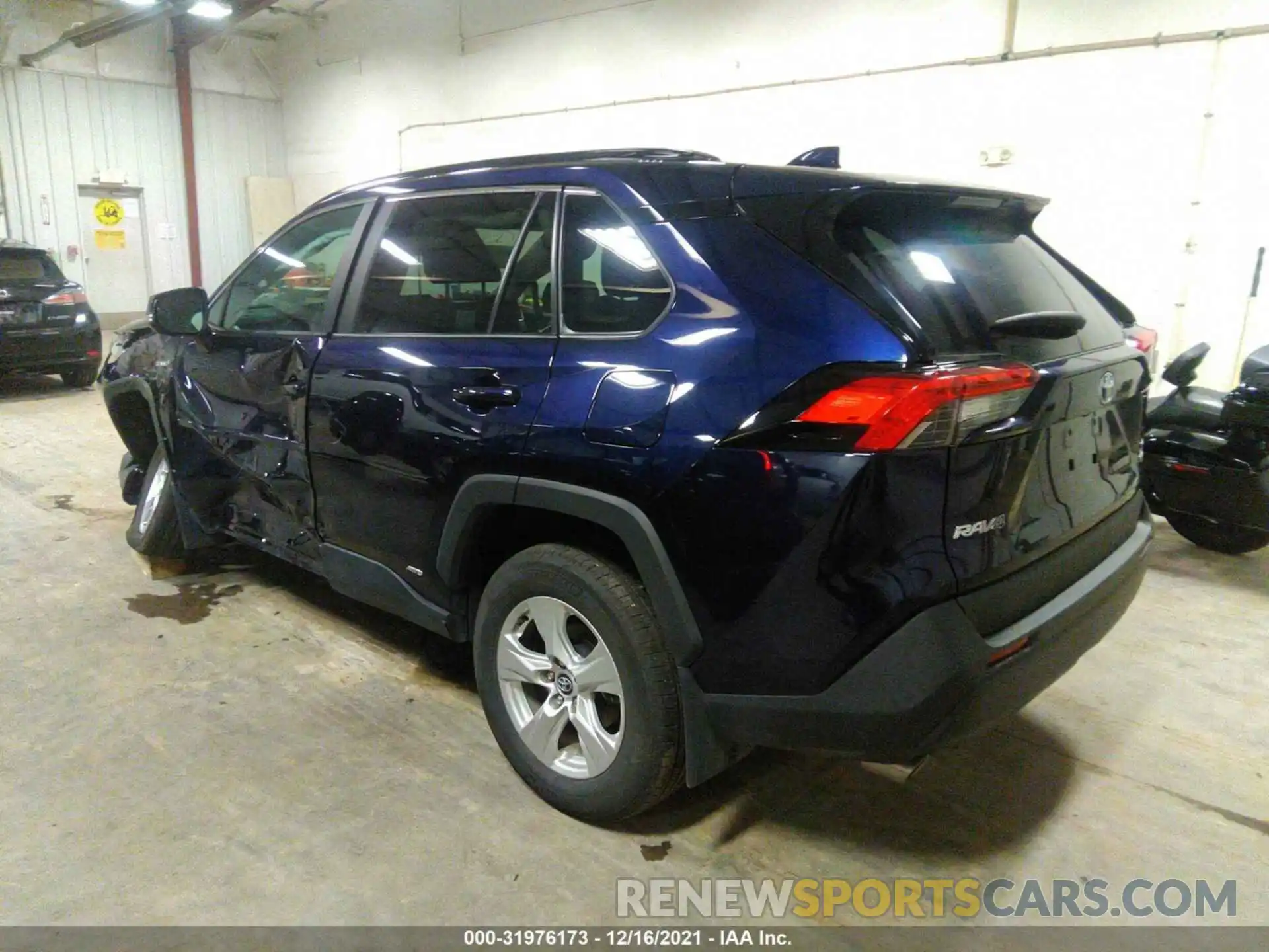 3 Photograph of a damaged car 2T3RWRFV8LW066678 TOYOTA RAV4 2020