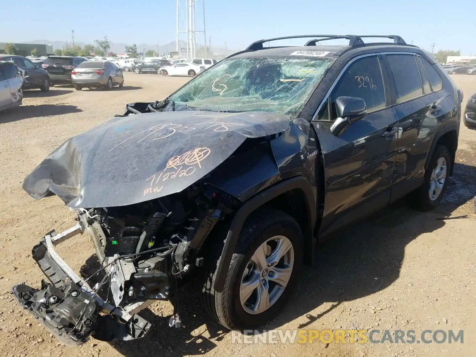 2 Photograph of a damaged car 2T3RWRFV8LW074053 TOYOTA RAV4 2020