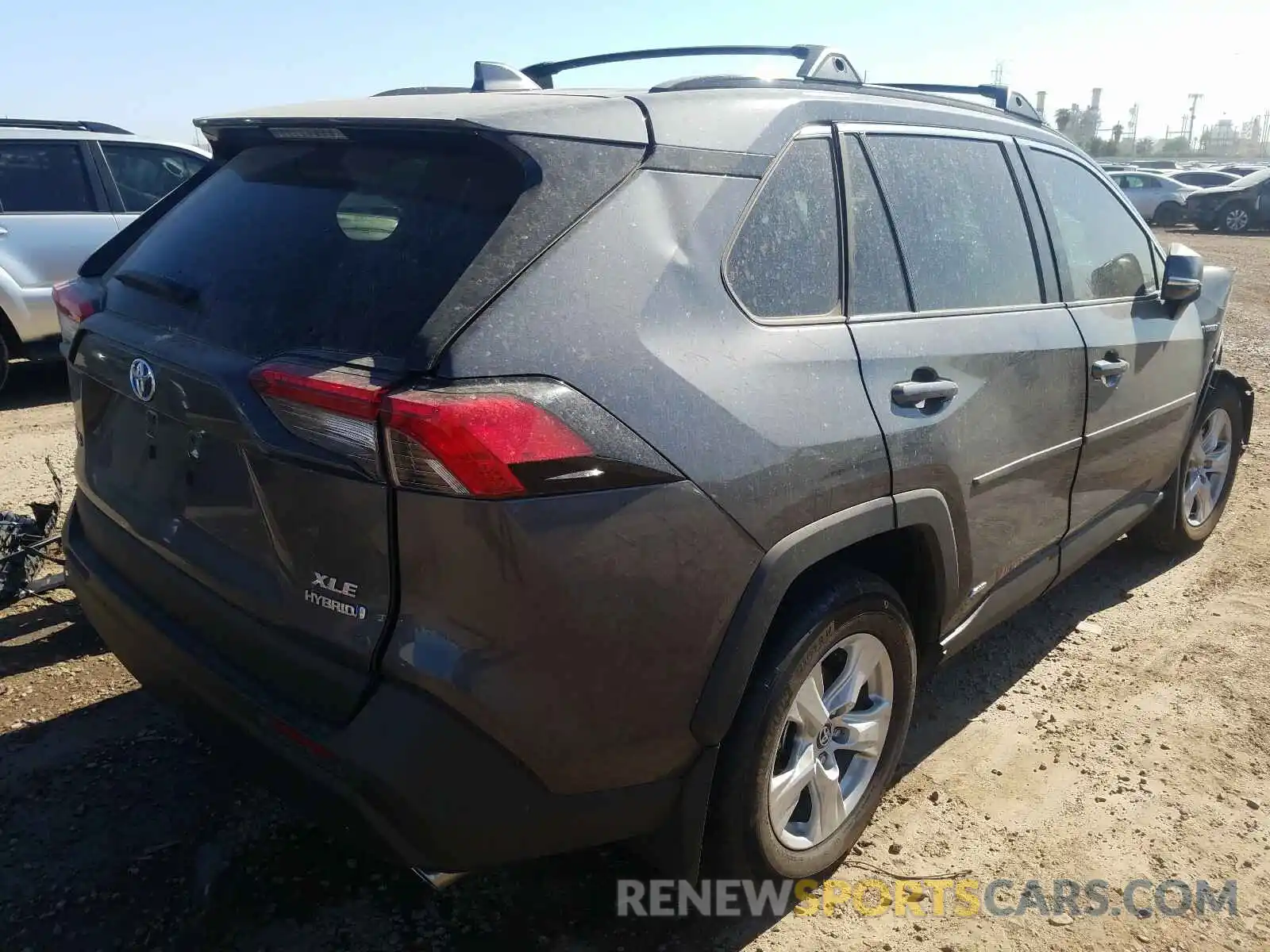 4 Photograph of a damaged car 2T3RWRFV8LW074053 TOYOTA RAV4 2020