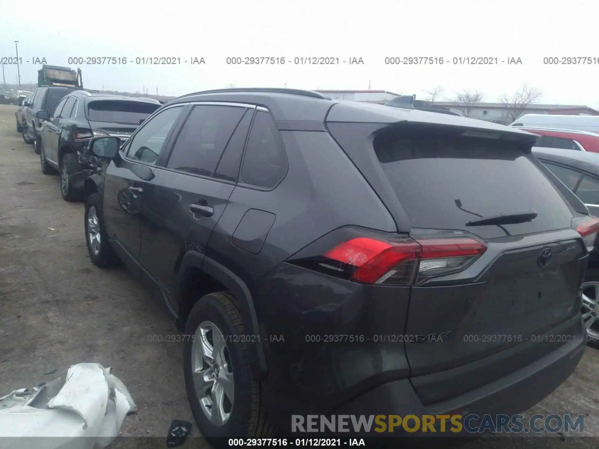 3 Фотография поврежденного автомобиля 2T3RWRFV8LW075350 TOYOTA RAV4 2020