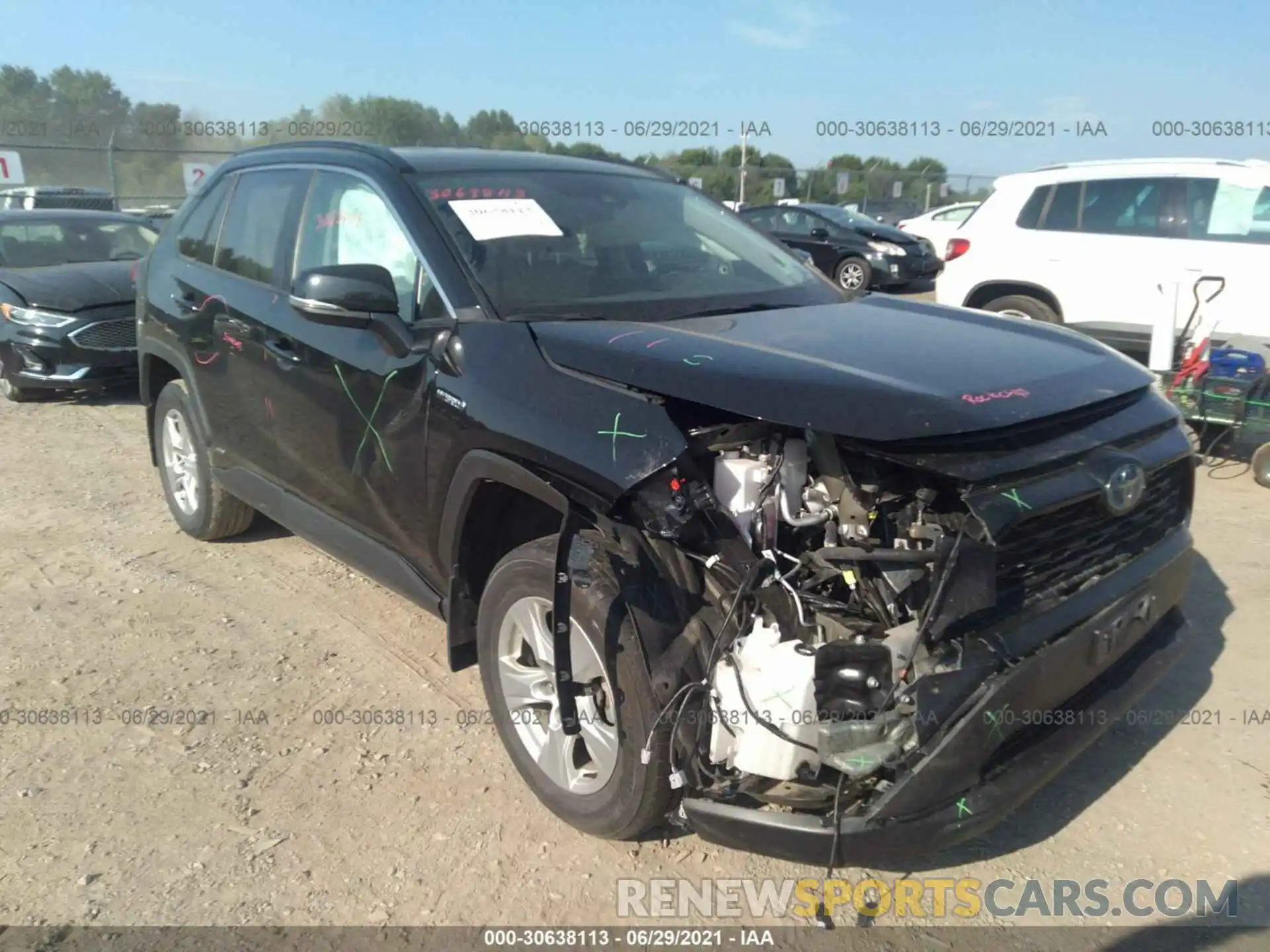 1 Photograph of a damaged car 2T3RWRFV8LW076272 TOYOTA RAV4 2020