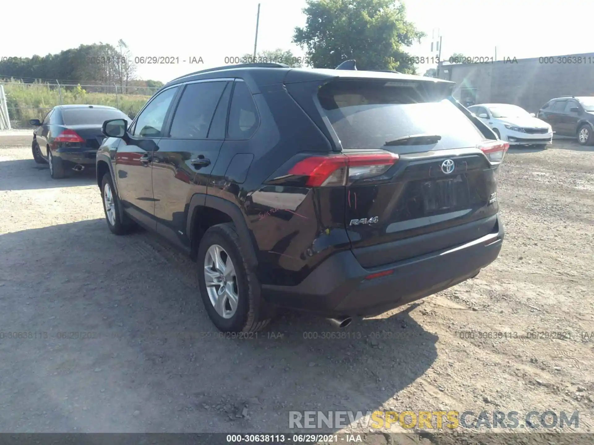 13 Photograph of a damaged car 2T3RWRFV8LW076272 TOYOTA RAV4 2020