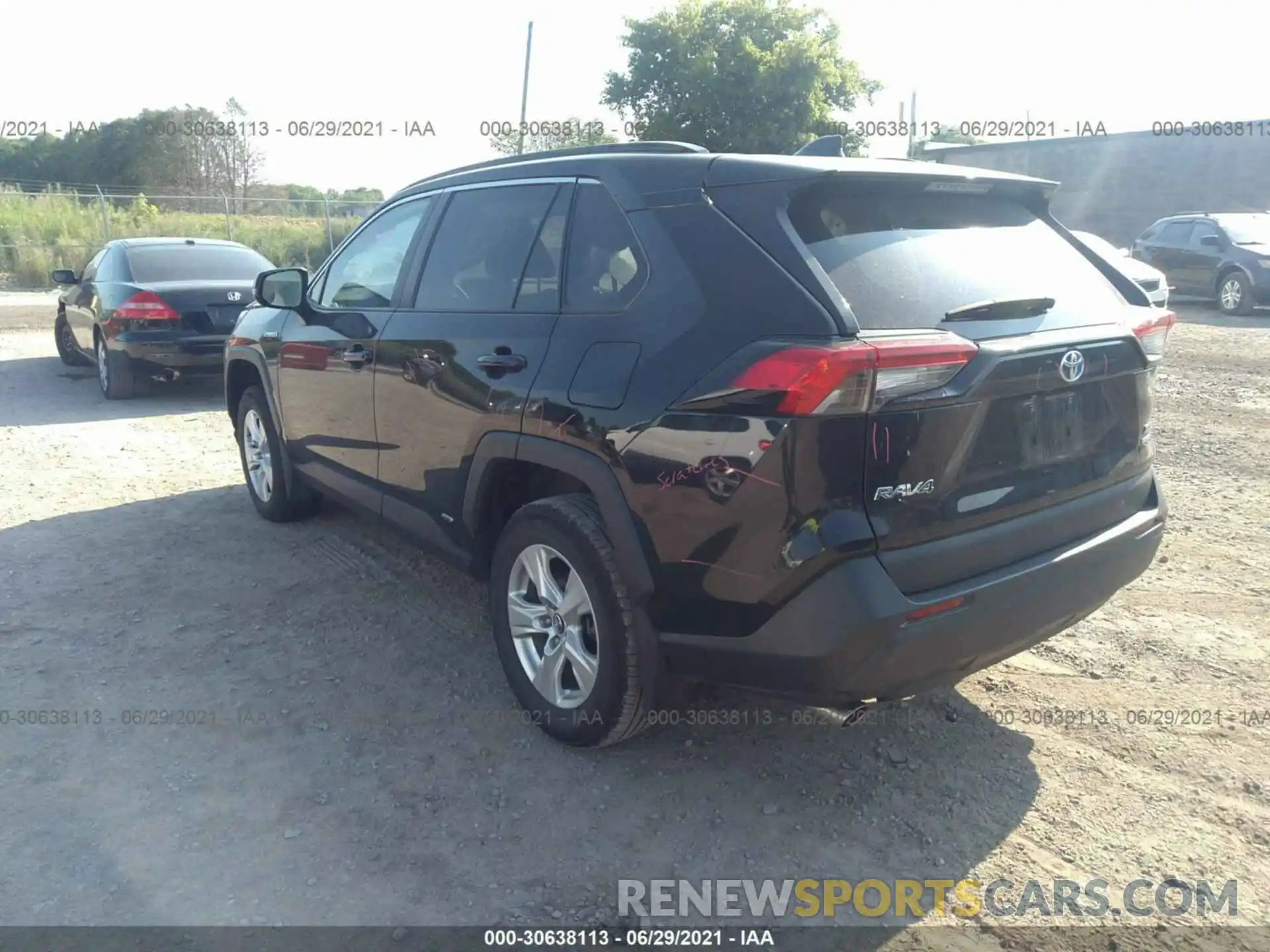 3 Photograph of a damaged car 2T3RWRFV8LW076272 TOYOTA RAV4 2020