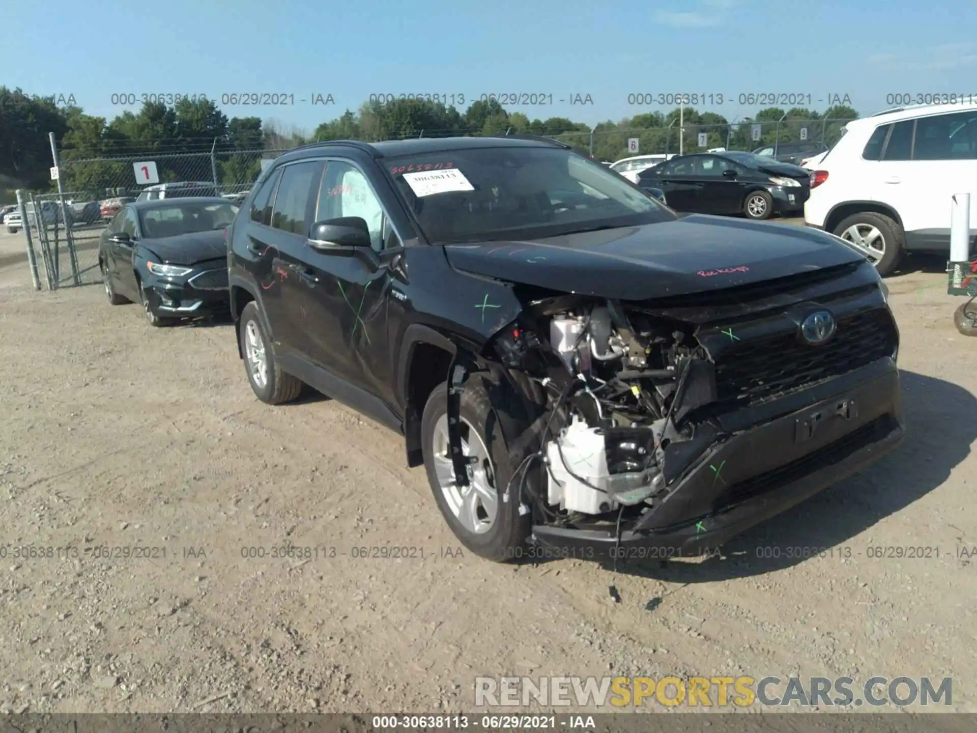 6 Photograph of a damaged car 2T3RWRFV8LW076272 TOYOTA RAV4 2020