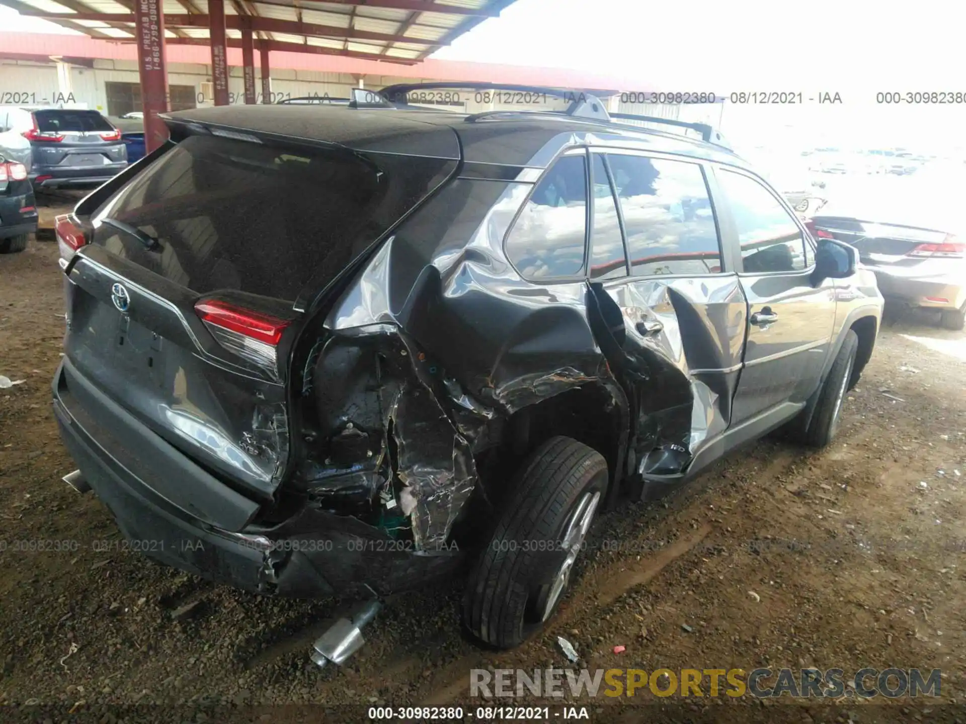 4 Photograph of a damaged car 2T3RWRFV8LW091693 TOYOTA RAV4 2020