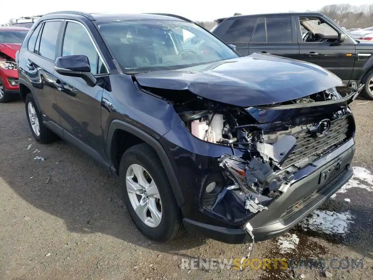 1 Photograph of a damaged car 2T3RWRFV8LW094660 TOYOTA RAV4 2020