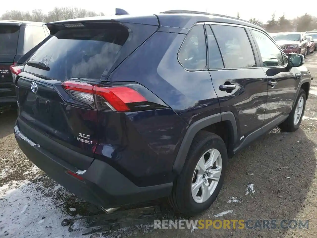 4 Photograph of a damaged car 2T3RWRFV8LW094660 TOYOTA RAV4 2020