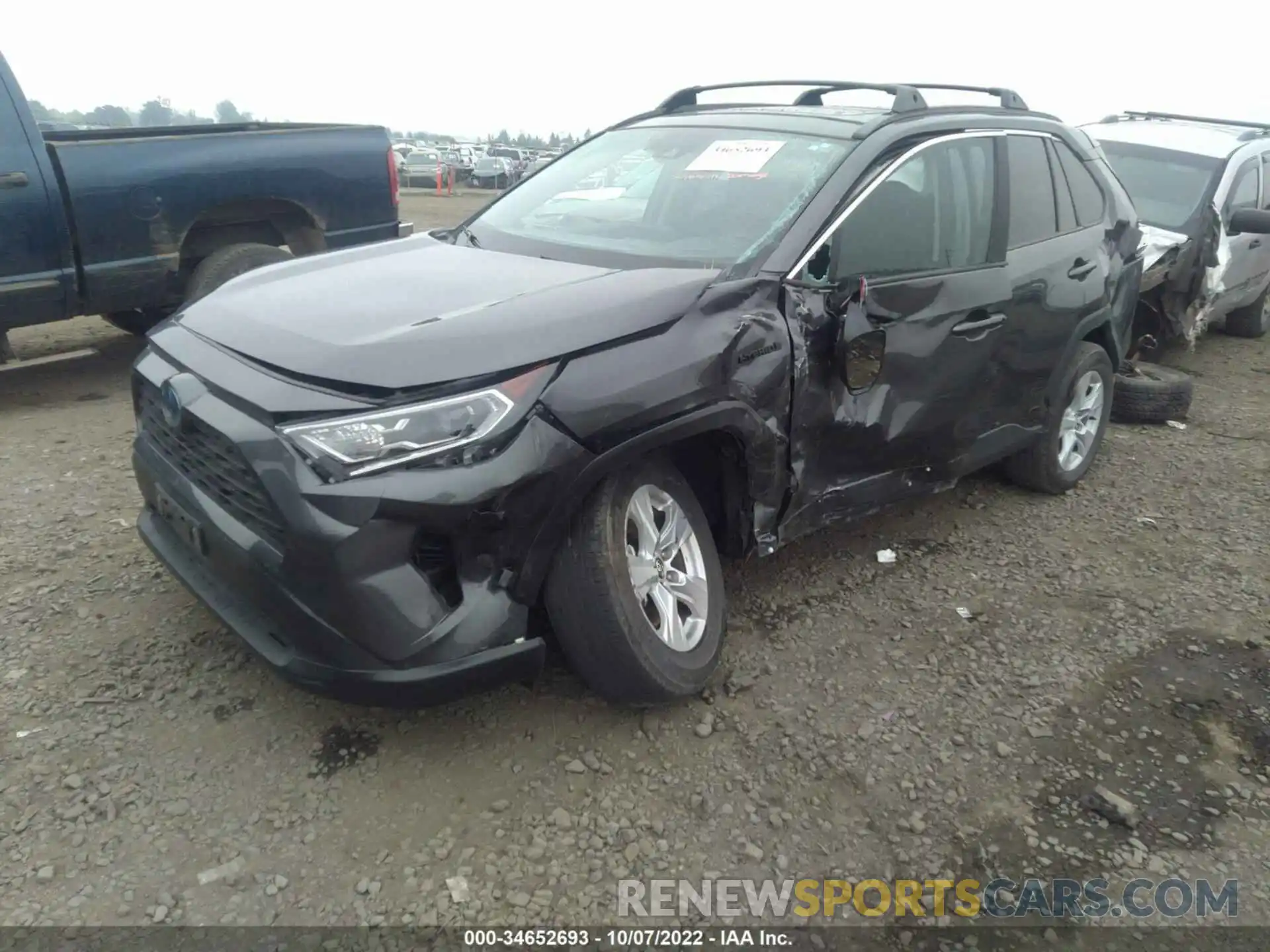 2 Photograph of a damaged car 2T3RWRFV8LW094867 TOYOTA RAV4 2020