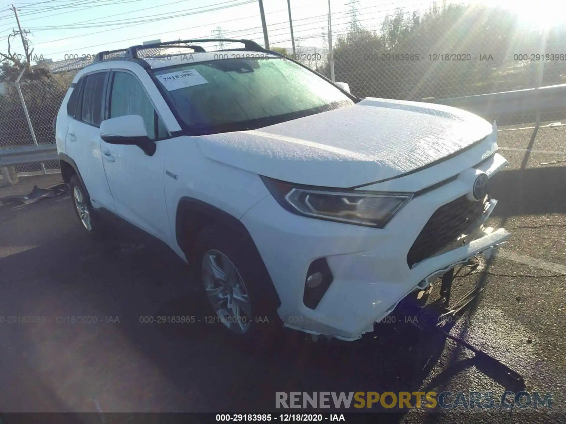 1 Photograph of a damaged car 2T3RWRFV9LW056127 TOYOTA RAV4 2020