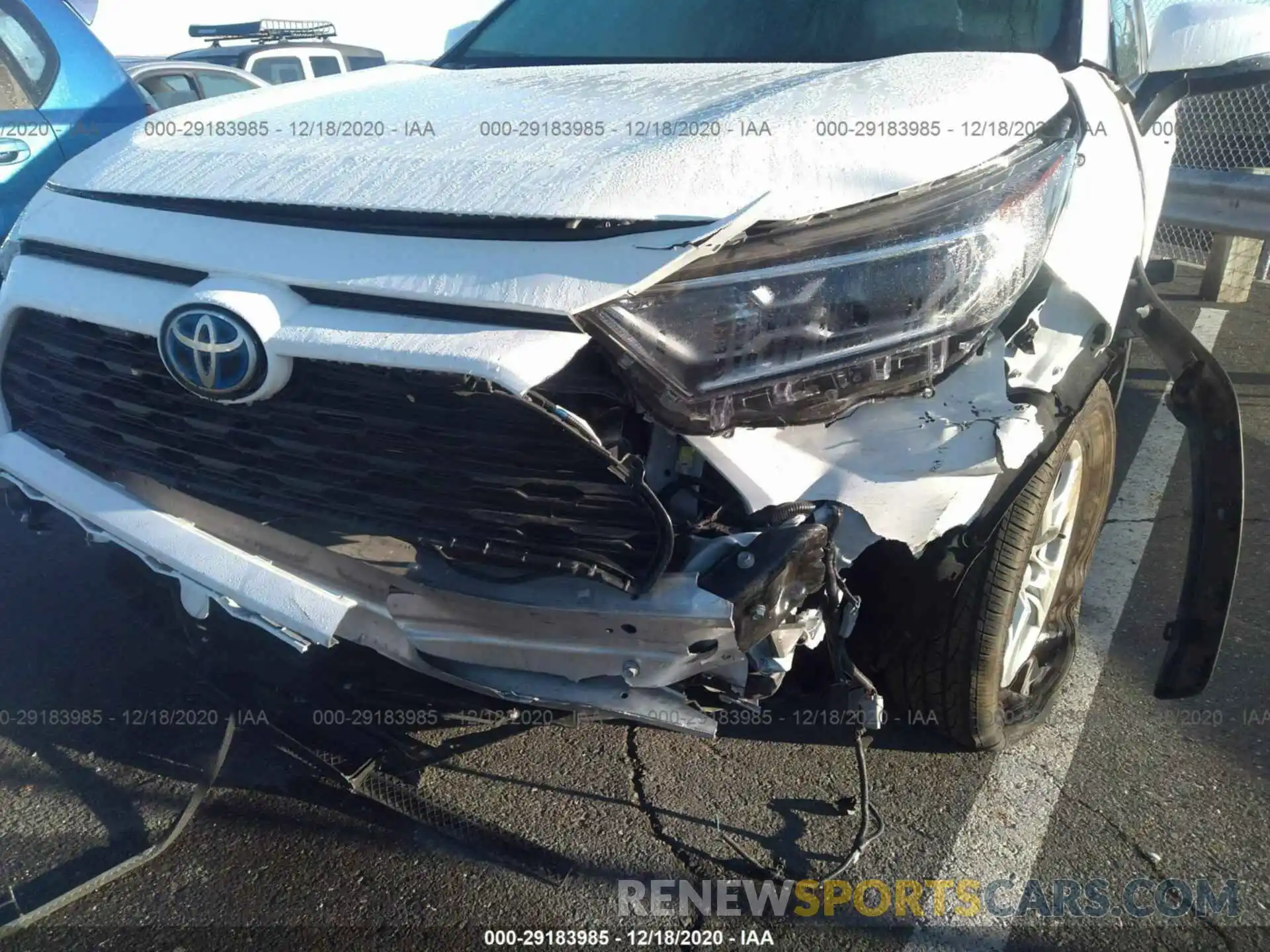 6 Photograph of a damaged car 2T3RWRFV9LW056127 TOYOTA RAV4 2020