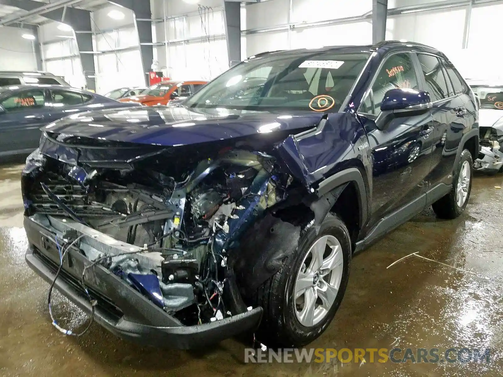 2 Фотография поврежденного автомобиля 2T3RWRFV9LW057438 TOYOTA RAV4 2020
