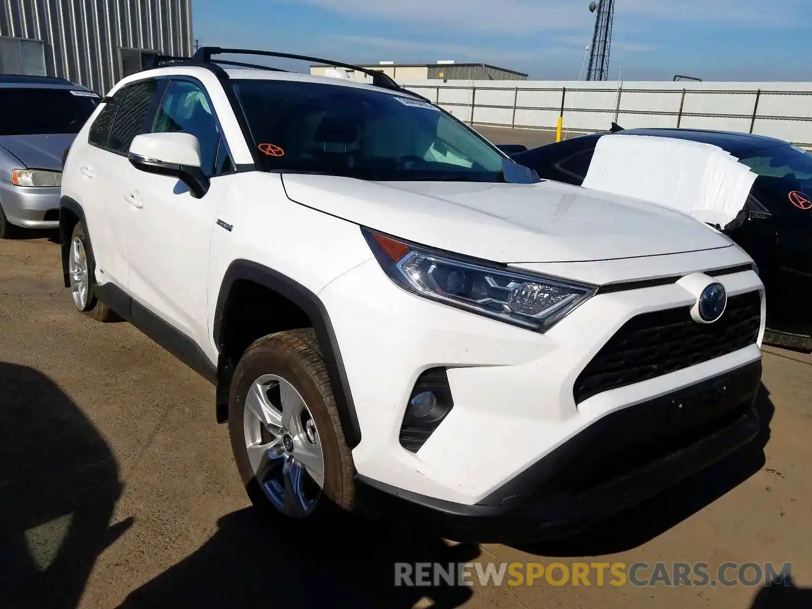 1 Photograph of a damaged car 2T3RWRFV9LW064034 TOYOTA RAV4 2020