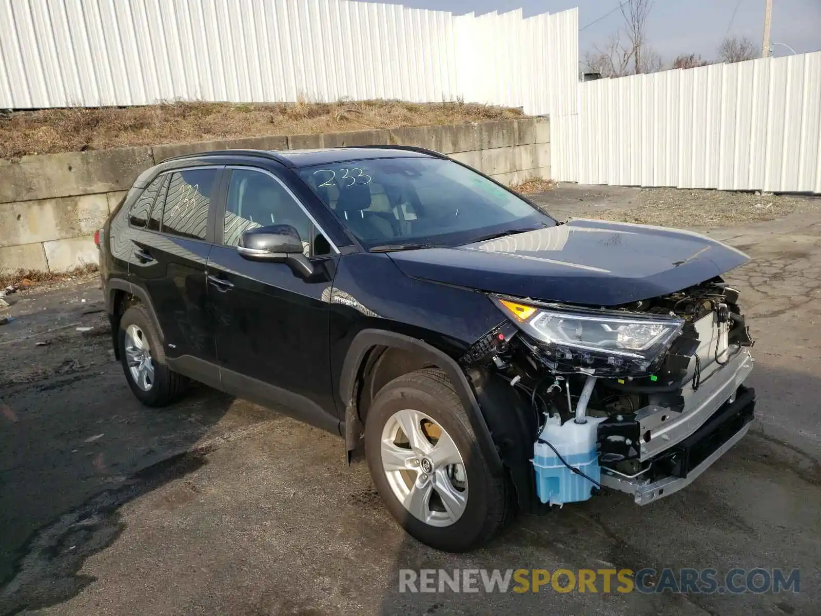 1 Photograph of a damaged car 2T3RWRFV9LW064874 TOYOTA RAV4 2020