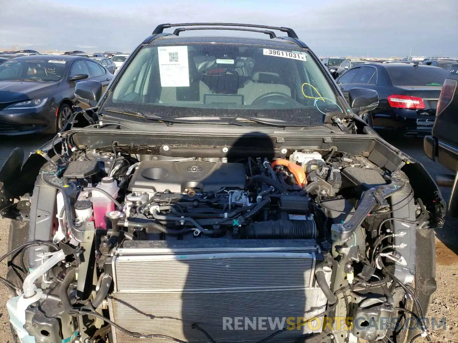 7 Photograph of a damaged car 2T3RWRFV9LW070237 TOYOTA RAV4 2020