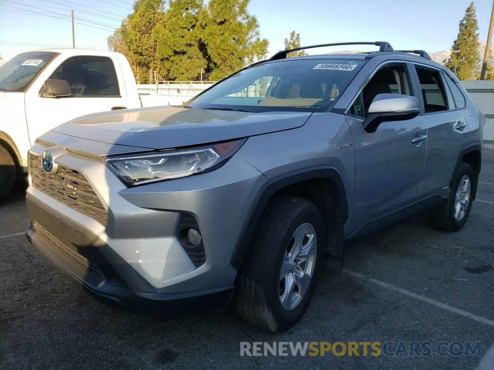 2 Photograph of a damaged car 2T3RWRFV9LW070304 TOYOTA RAV4 2020