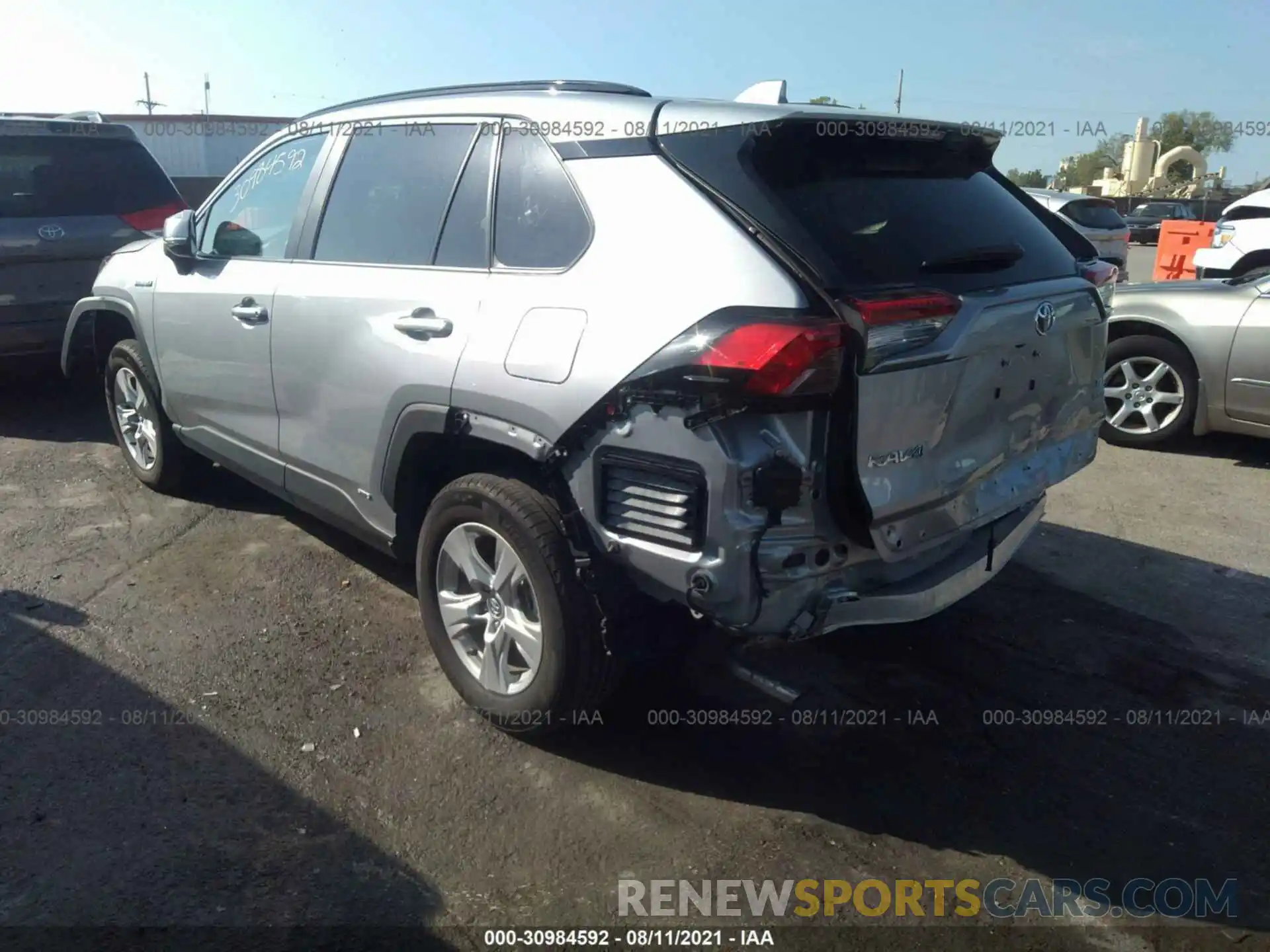 3 Photograph of a damaged car 2T3RWRFV9LW070416 TOYOTA RAV4 2020