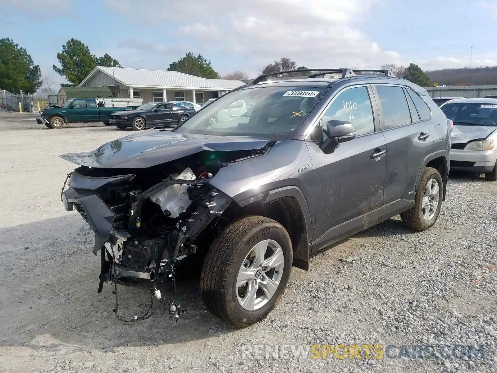 2 Photograph of a damaged car 2T3RWRFV9LW071937 TOYOTA RAV4 2020