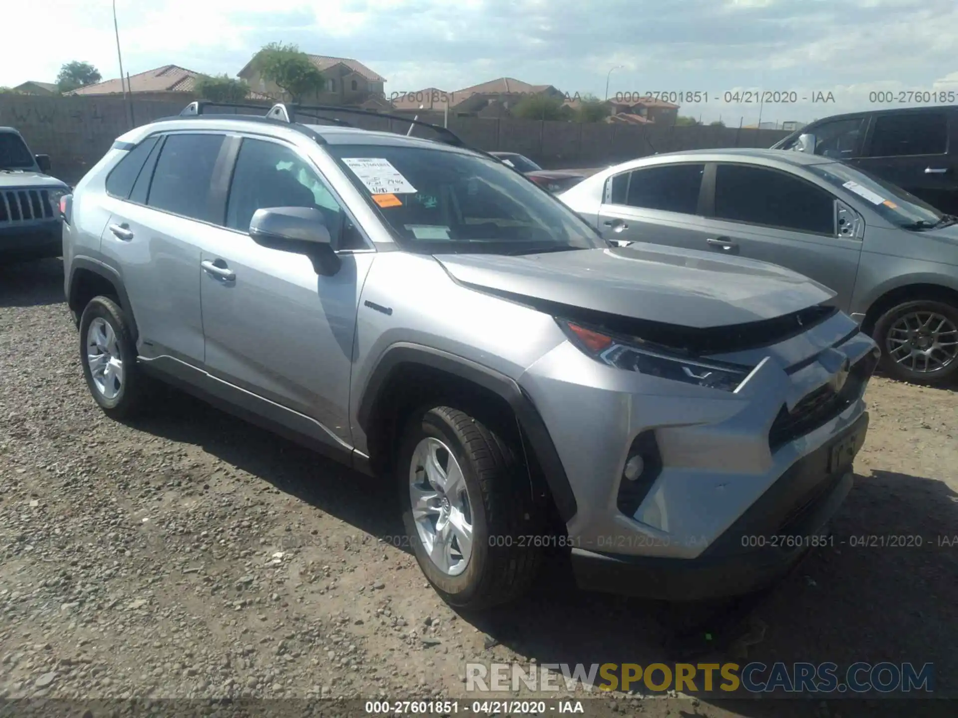 1 Photograph of a damaged car 2T3RWRFV9LW072151 TOYOTA RAV4 2020