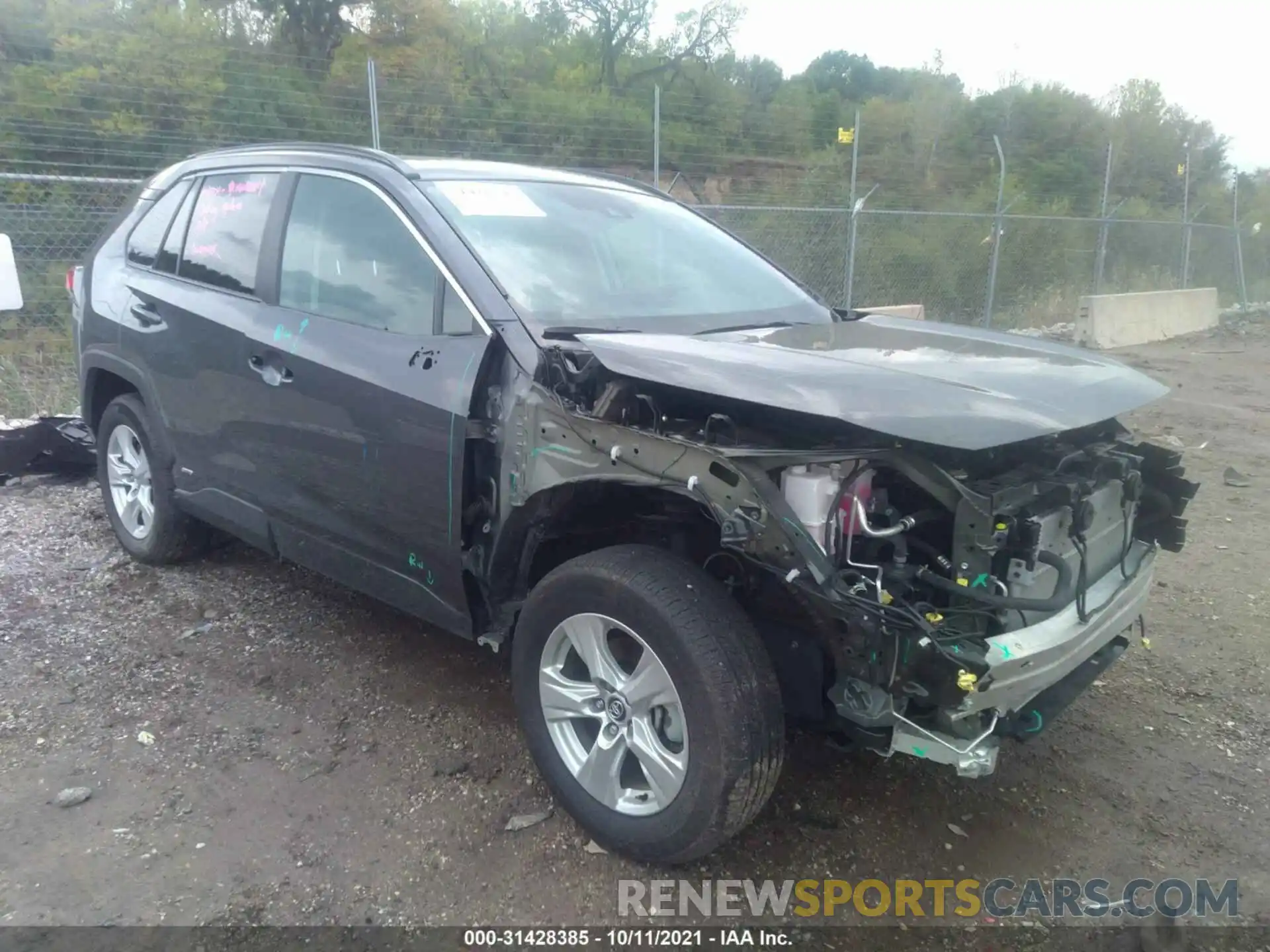 1 Photograph of a damaged car 2T3RWRFV9LW079200 TOYOTA RAV4 2020